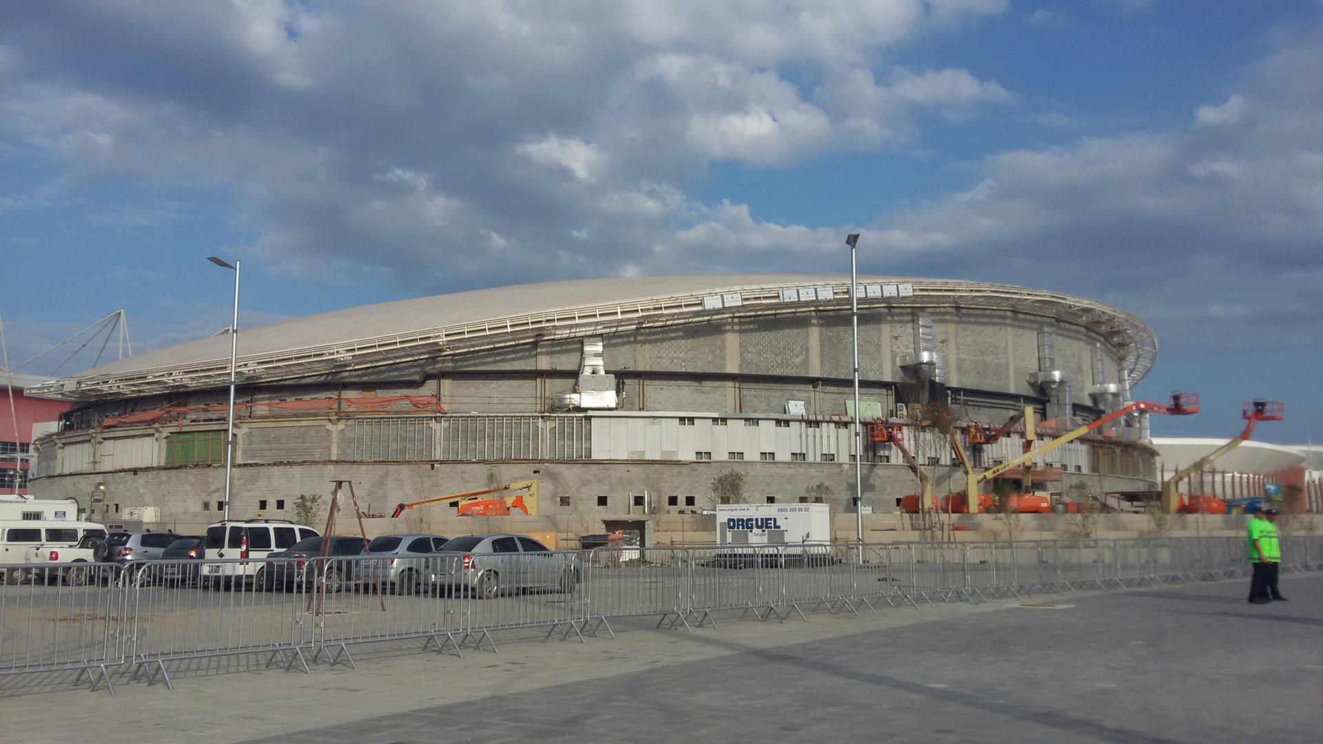 Velódromo é o maior exemplo de atraso no Parque Olímpico (Foto: Jonas Moura)