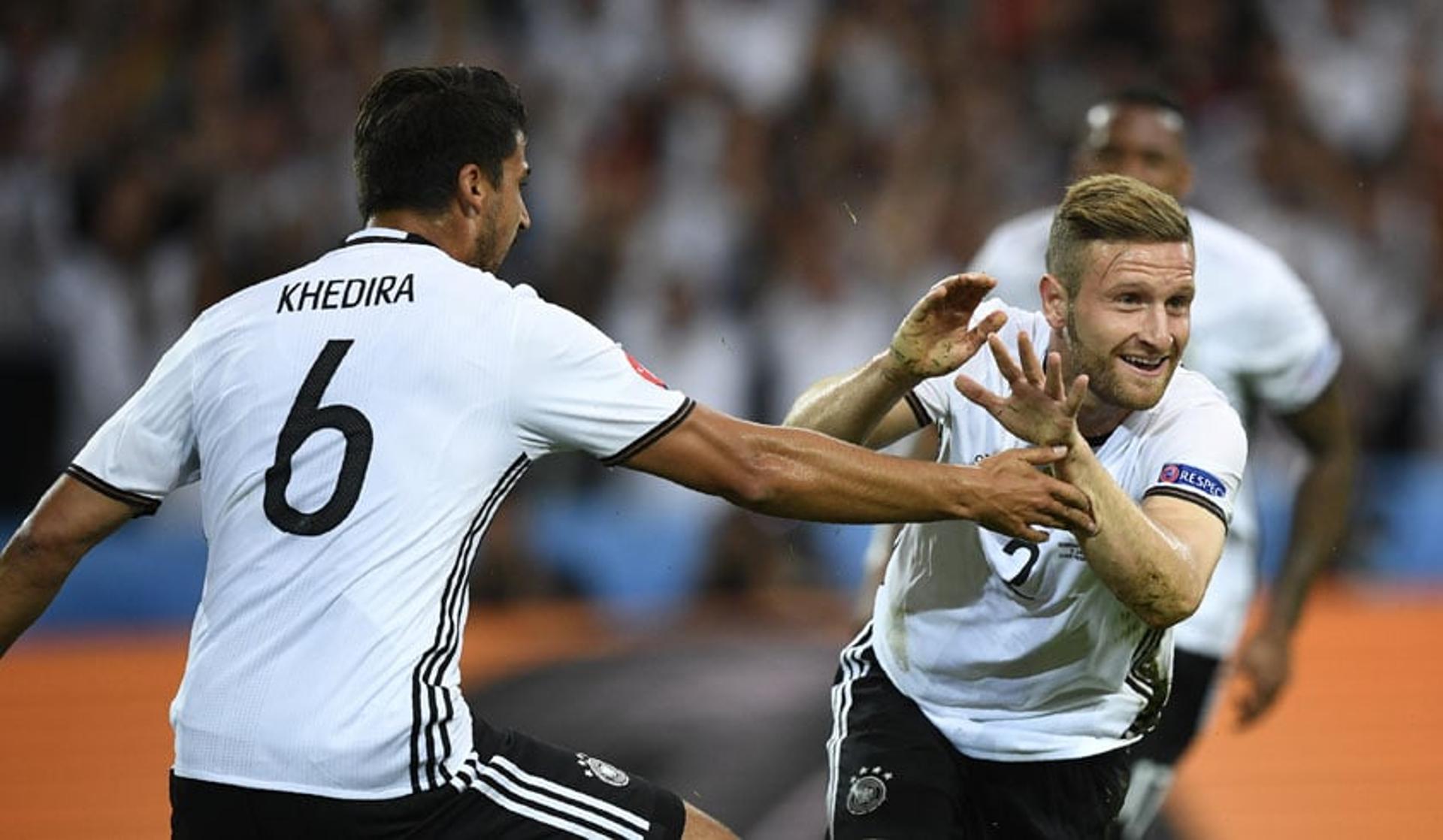 Mustafi e Khedira - Alemanha x Ucrania