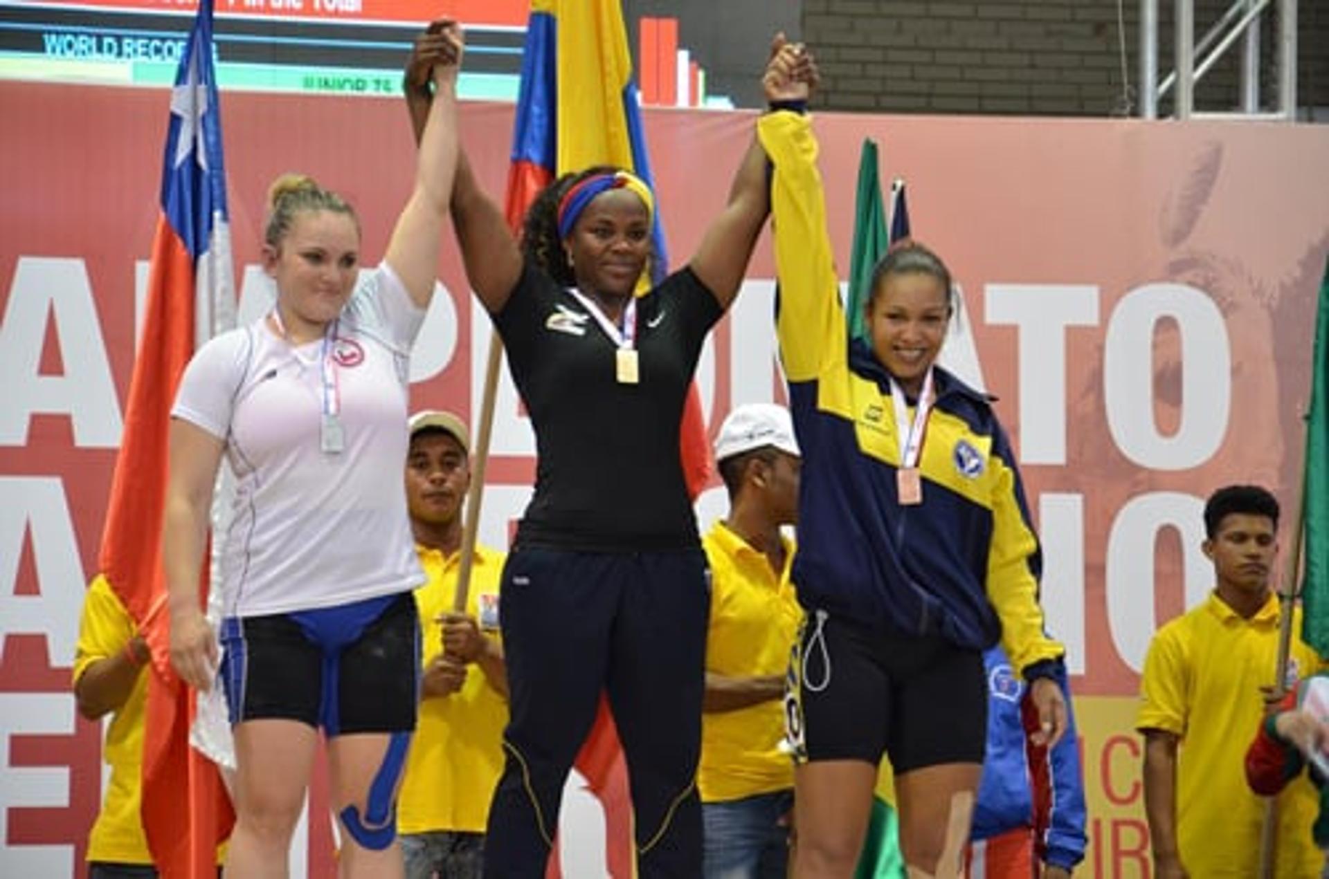 Jaqueline Ferreira é bronze no Pan de levantamento de peso