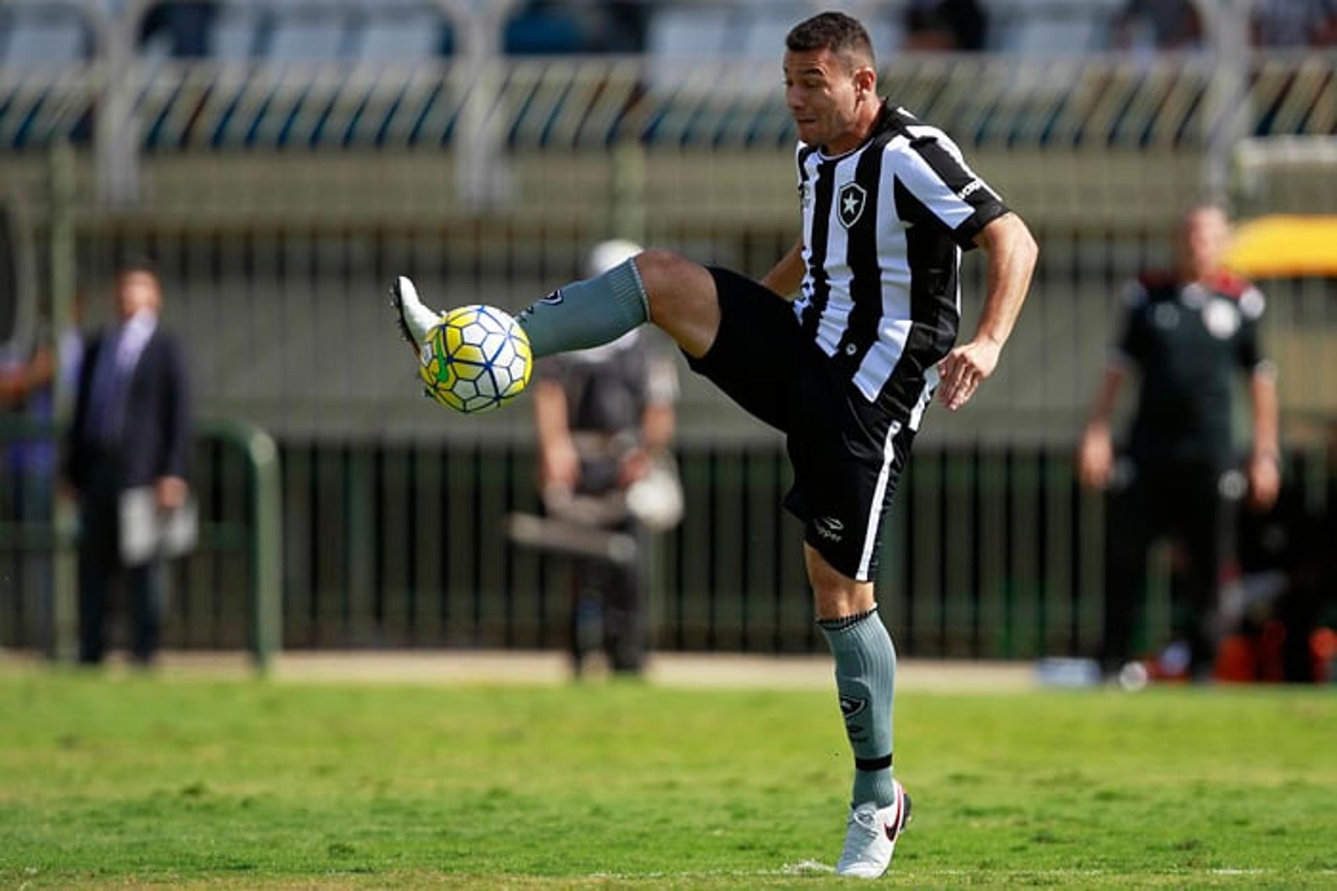 Anderson Aquino pode deixar o Botafogo