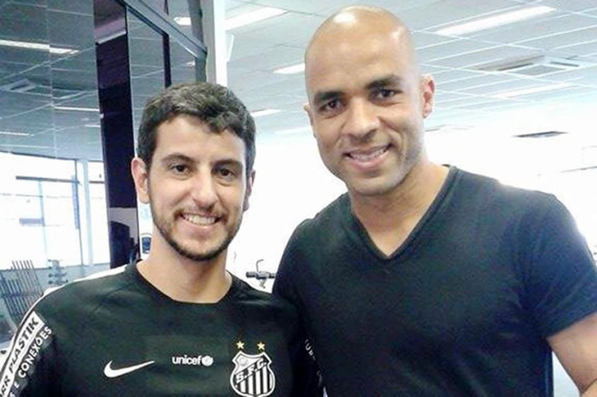 Alex tem feito fisioterapia no Santos&nbsp;