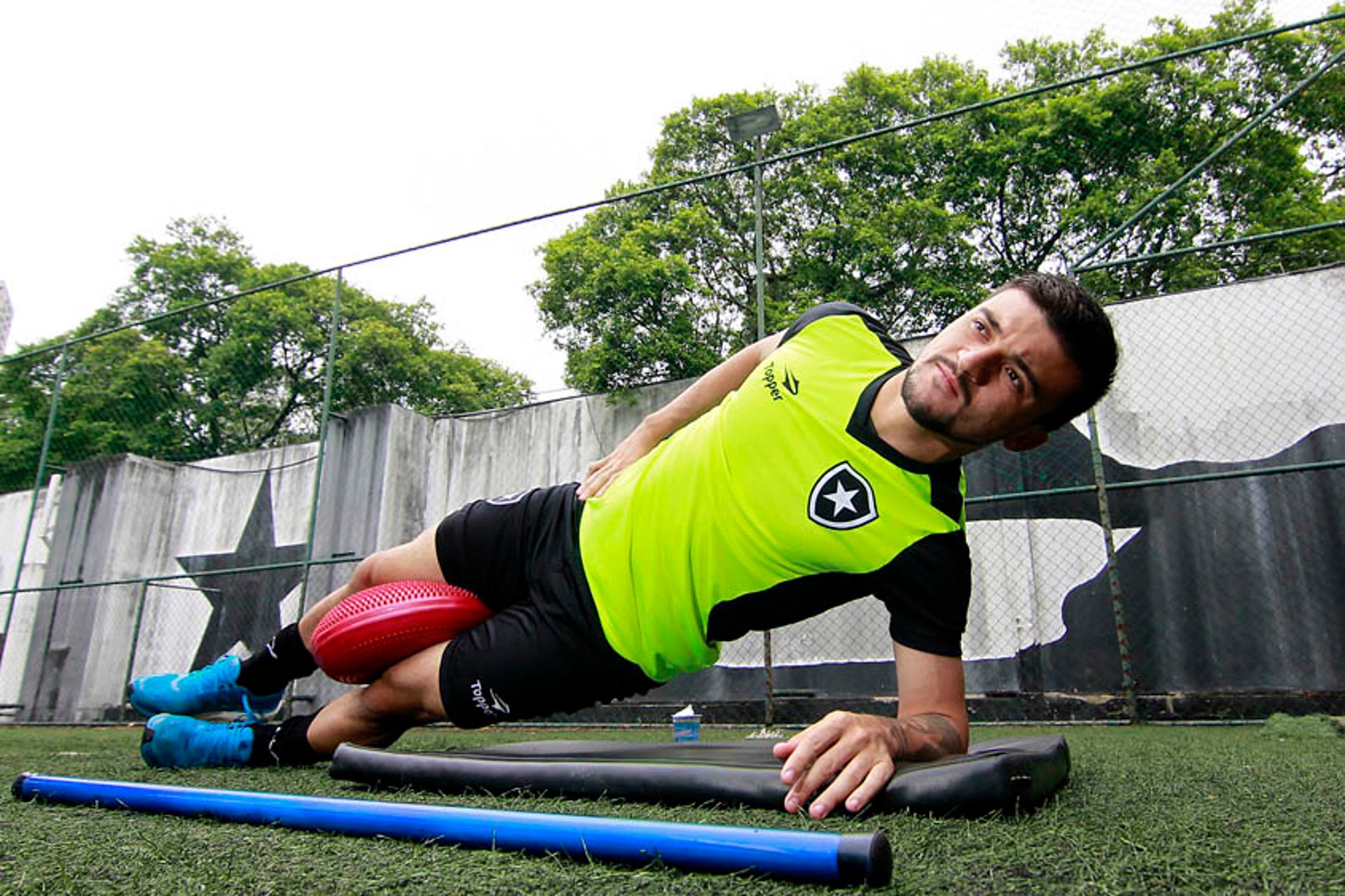 Treino do Botafogo - Victor Luis