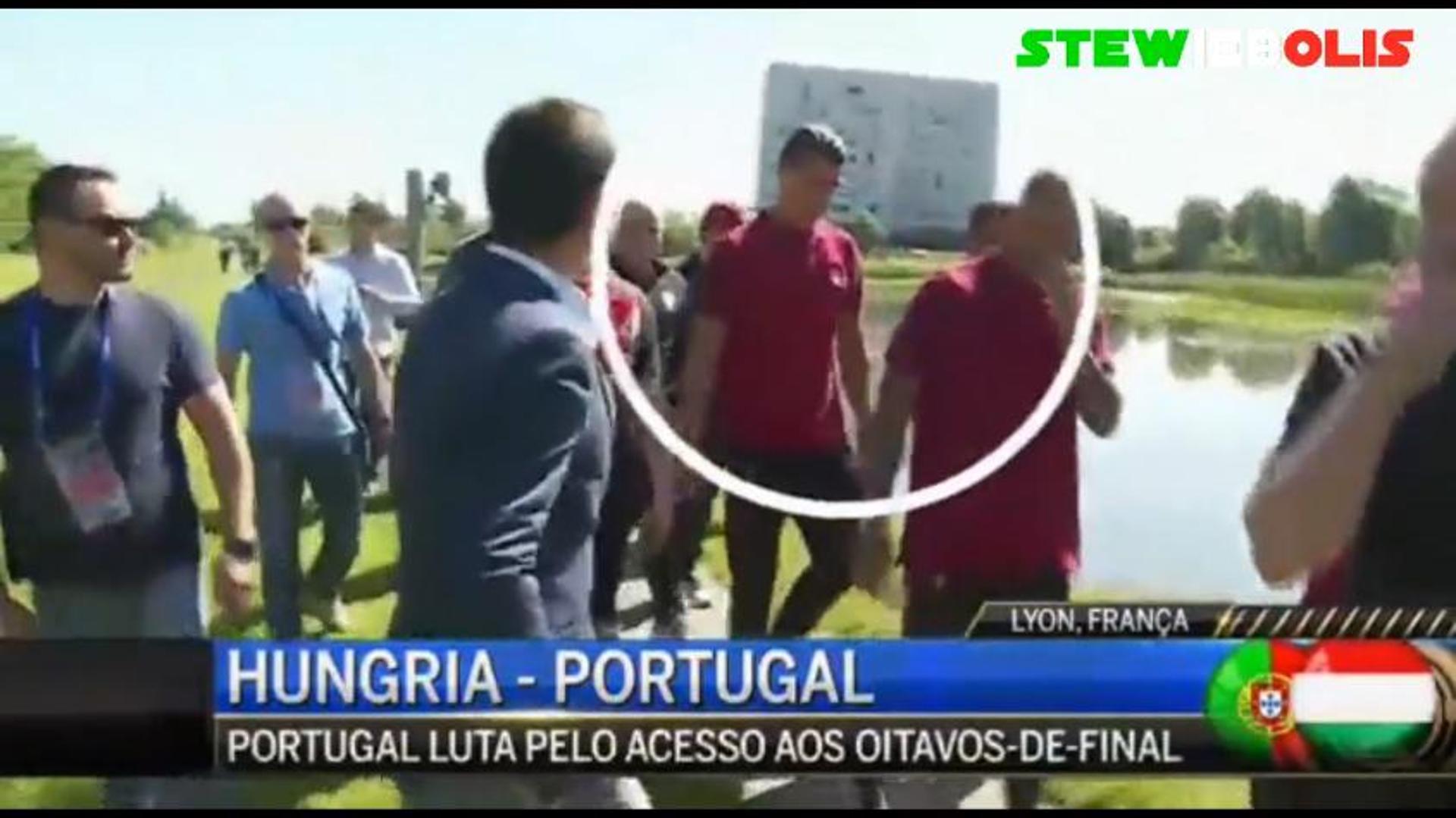 CR7 atira microfone de repórter no lago