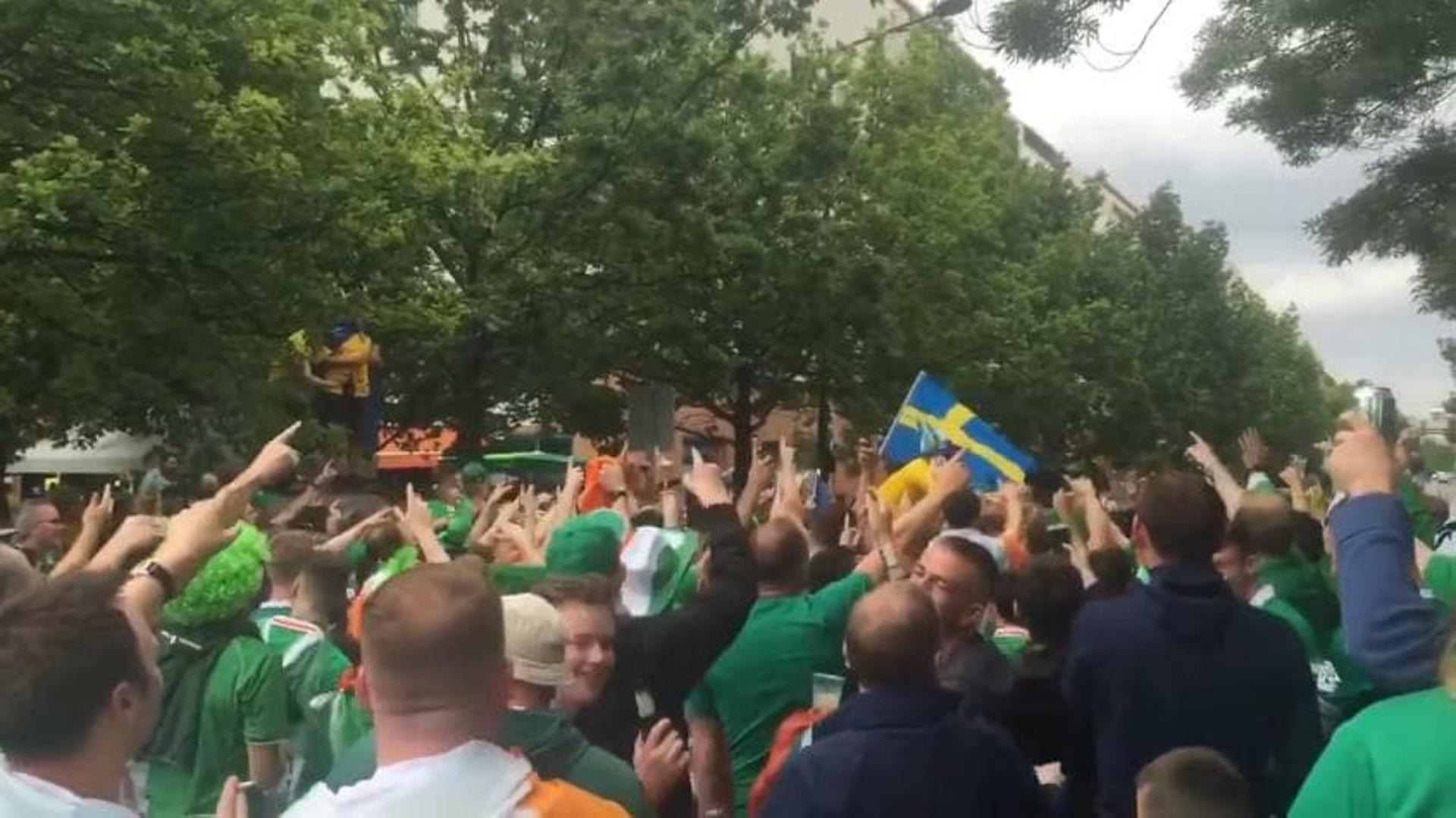 Torcida da Irlanda provoca suecos