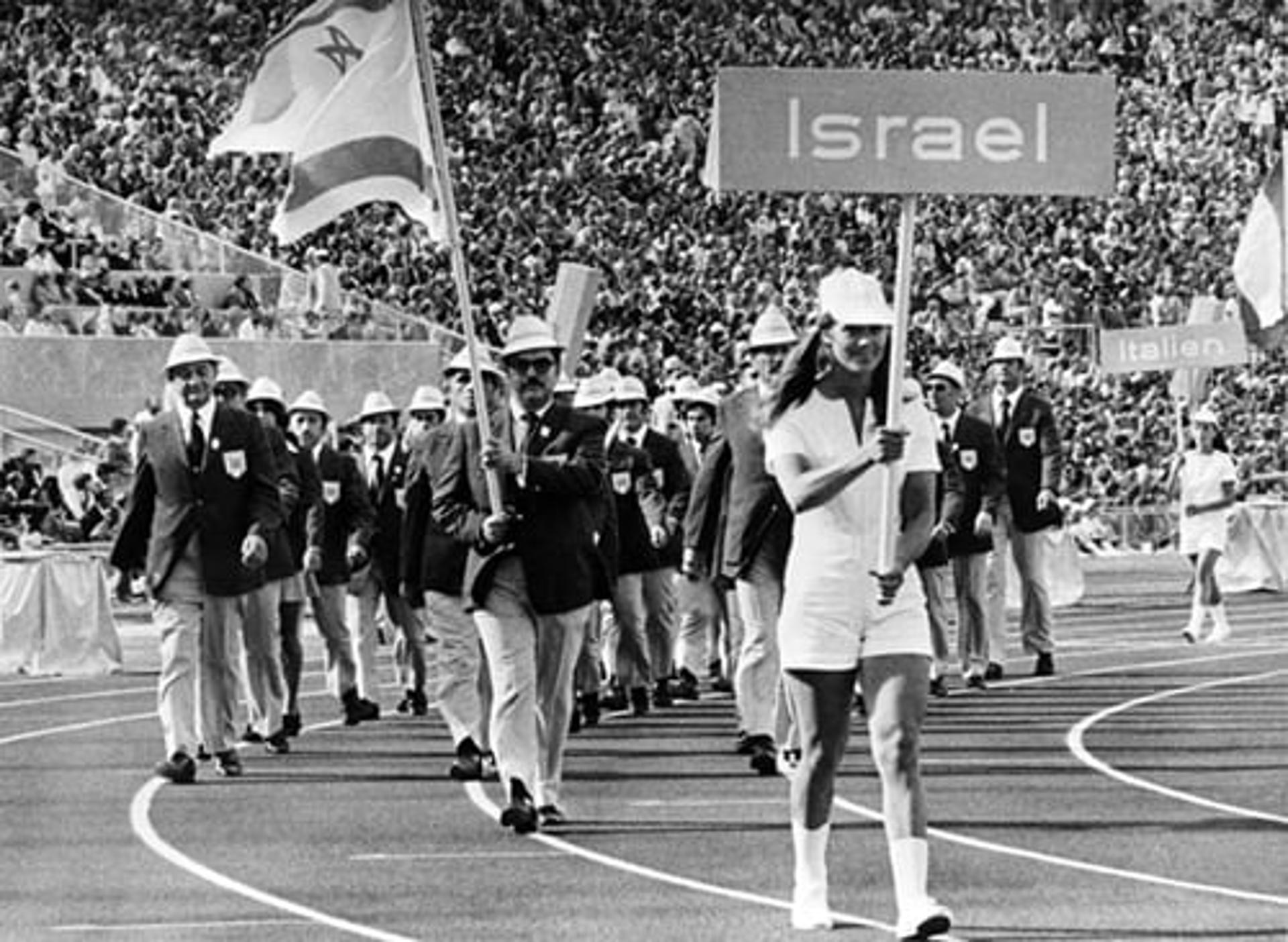 Olimpíadas 1972 - Munique - Desfile de delegação de Srael durante a abertura dos jogos olímpicos