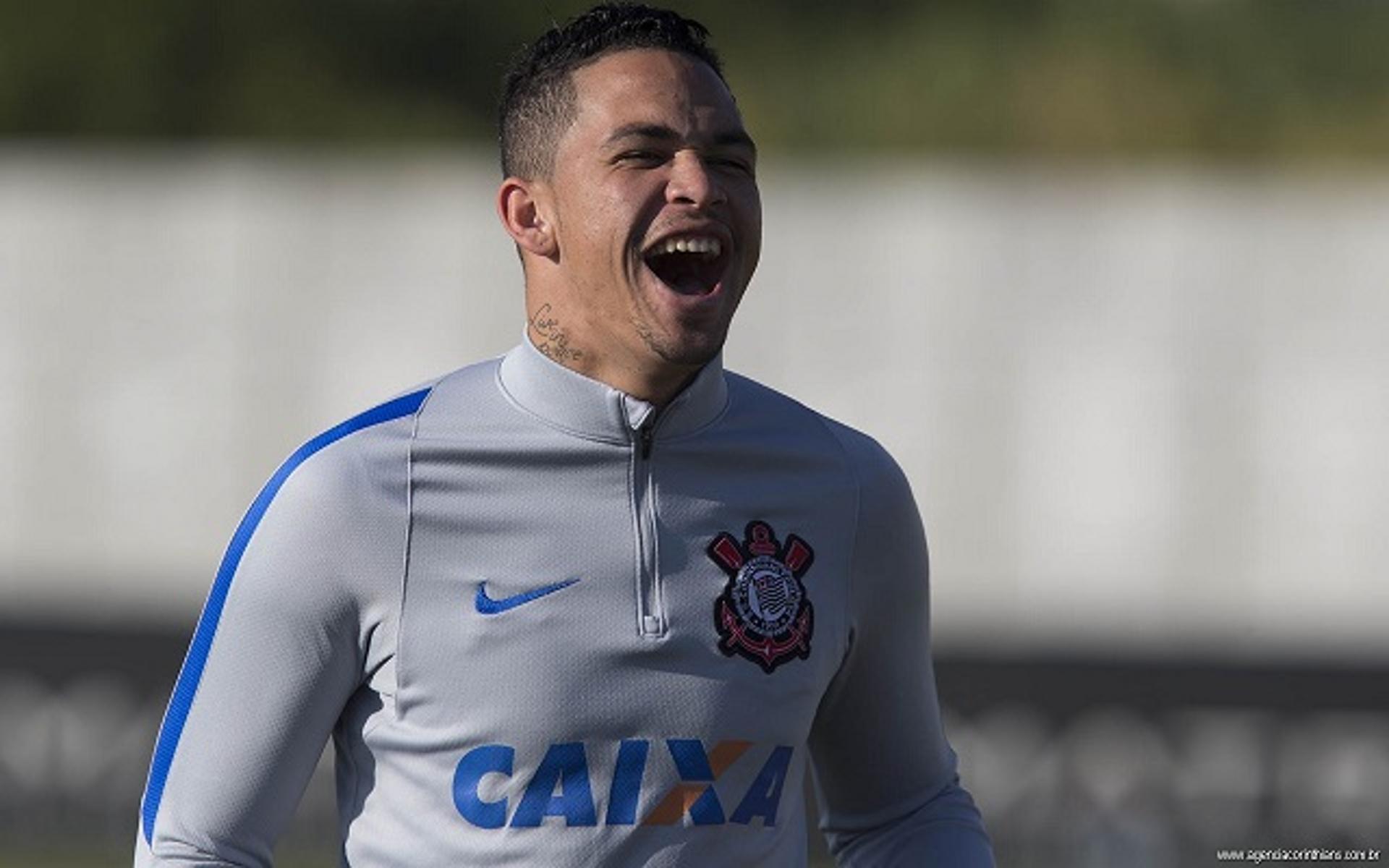 Luciano, durante treinamento do Corinthians no CT Joaquim Grava (Foto: Daniel Augusto Jr)