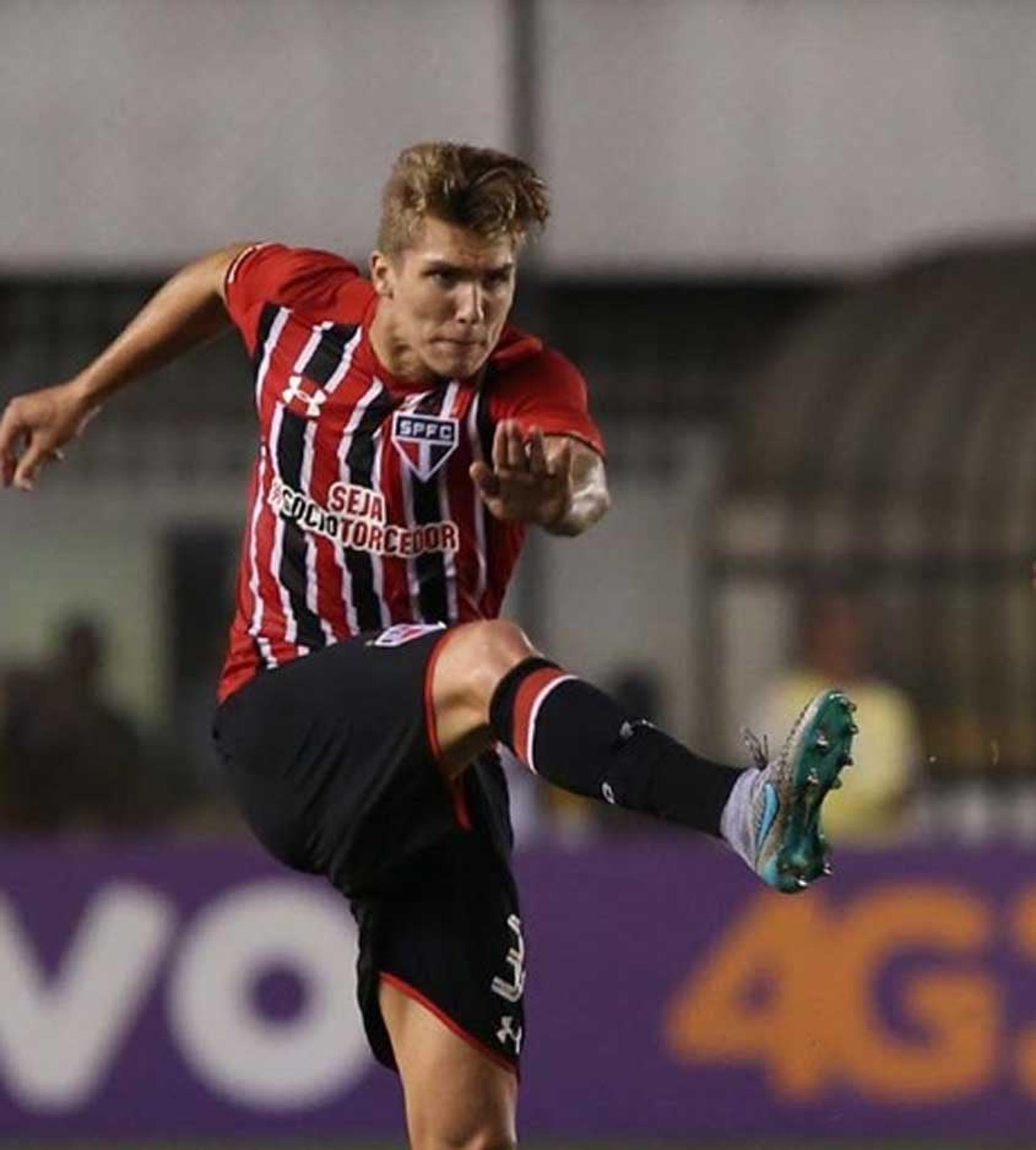 Lyanco fez quase toda a base no Botafogo, até chegar ao São Paulo