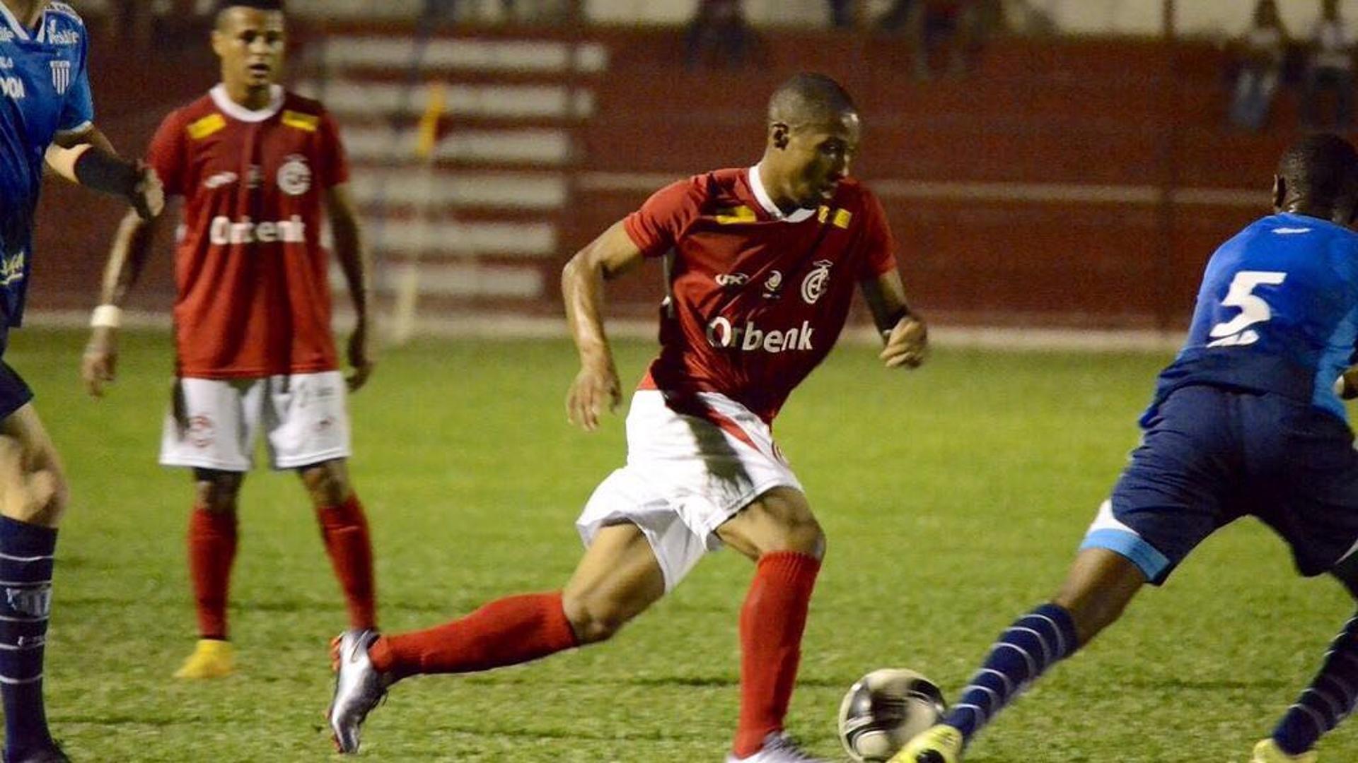 Gustavo durante jogo do Inter de Lages (Foto: Fotos: Reprodução / Flickr Inter de Lages)