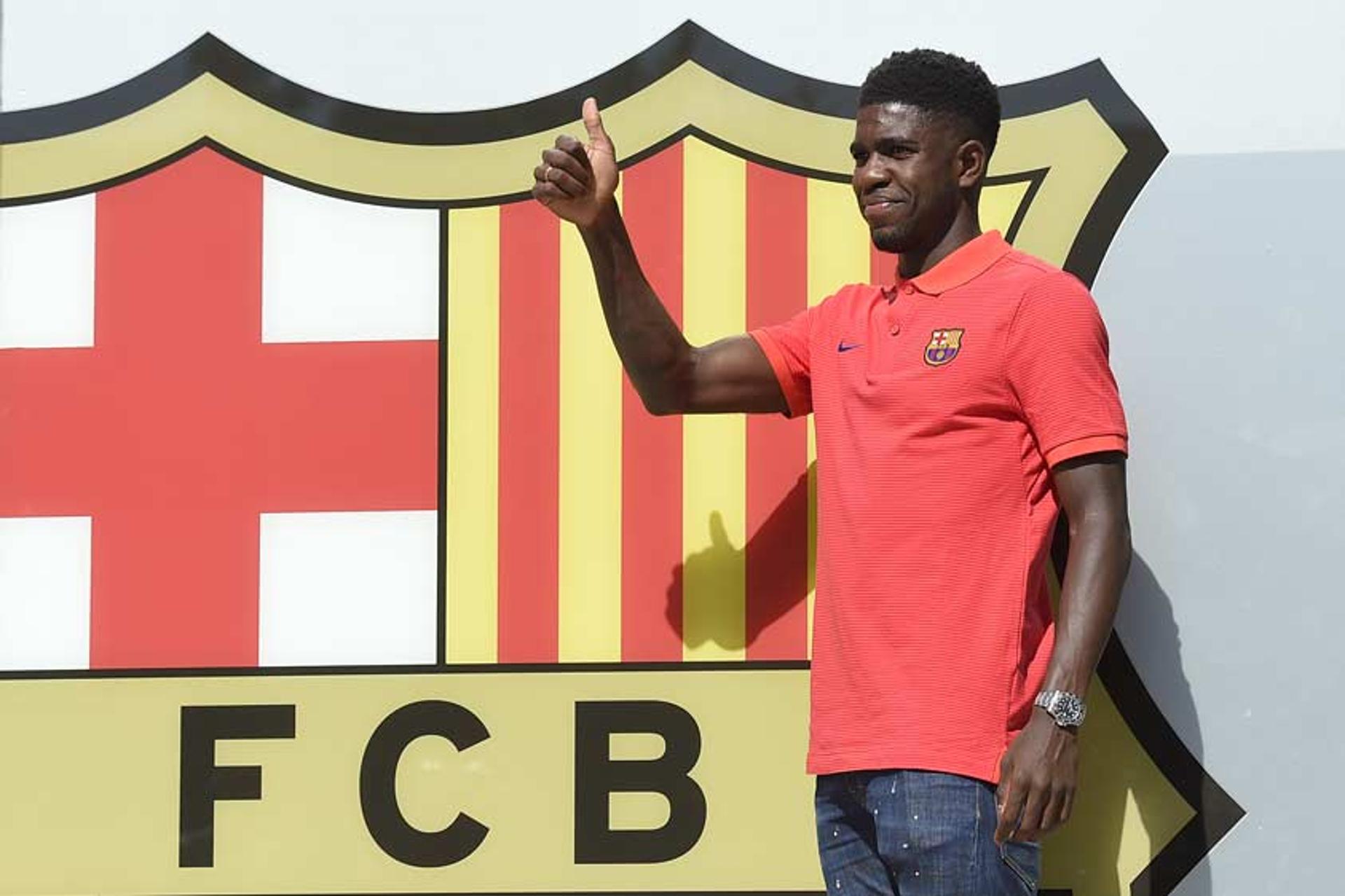 Umtiti é apresentado no Barcelona