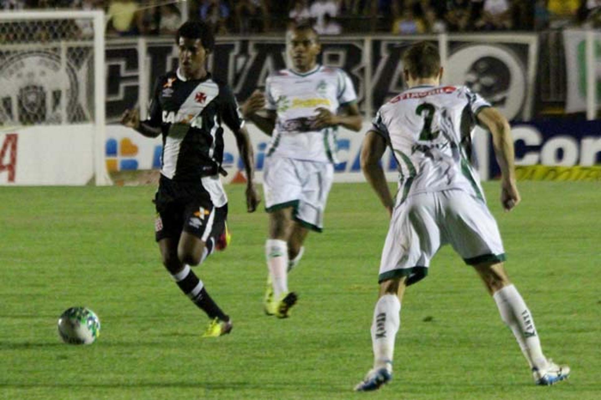 Vasco e Luverdense empataram em 1x1 no primeiro turno. Cruz-Maltino jogou com time reserva e sofreu gol no final