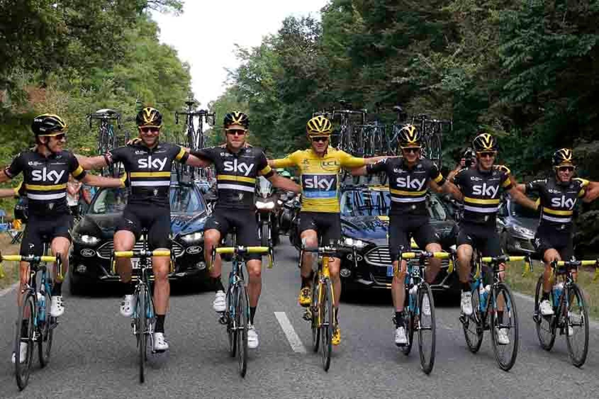 Imagens da última etapa do Tour de France