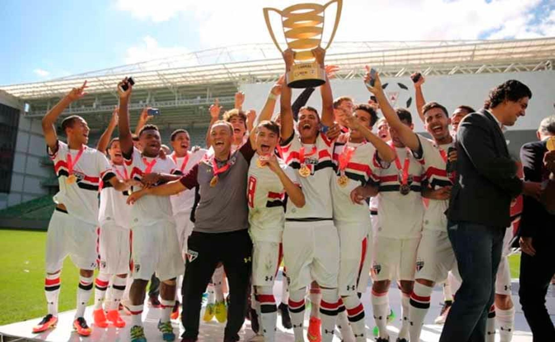 São Paulo comemora o título da Taça BH