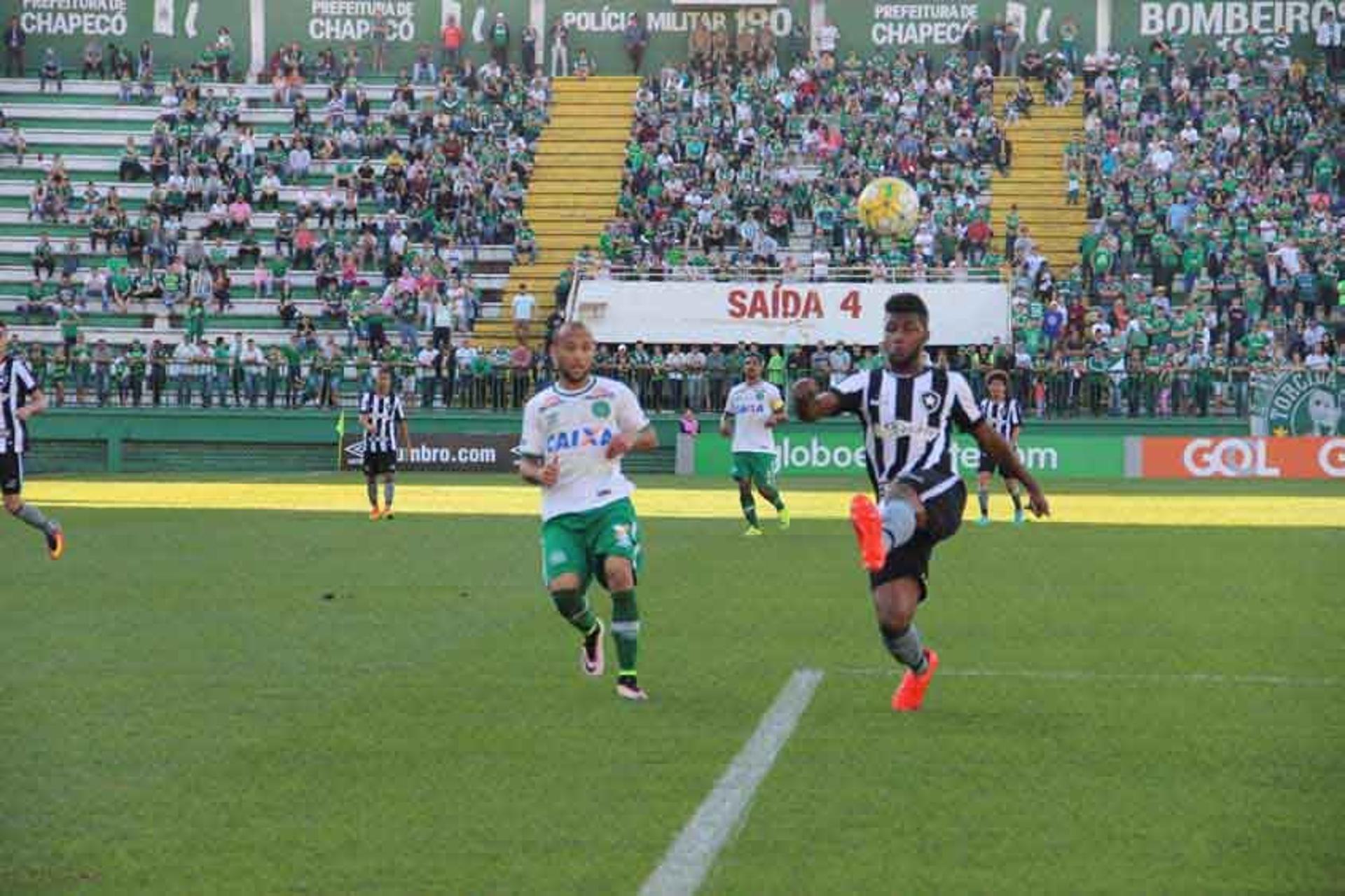 Confira as imagens da vitória da Chape sobre o Glorioso