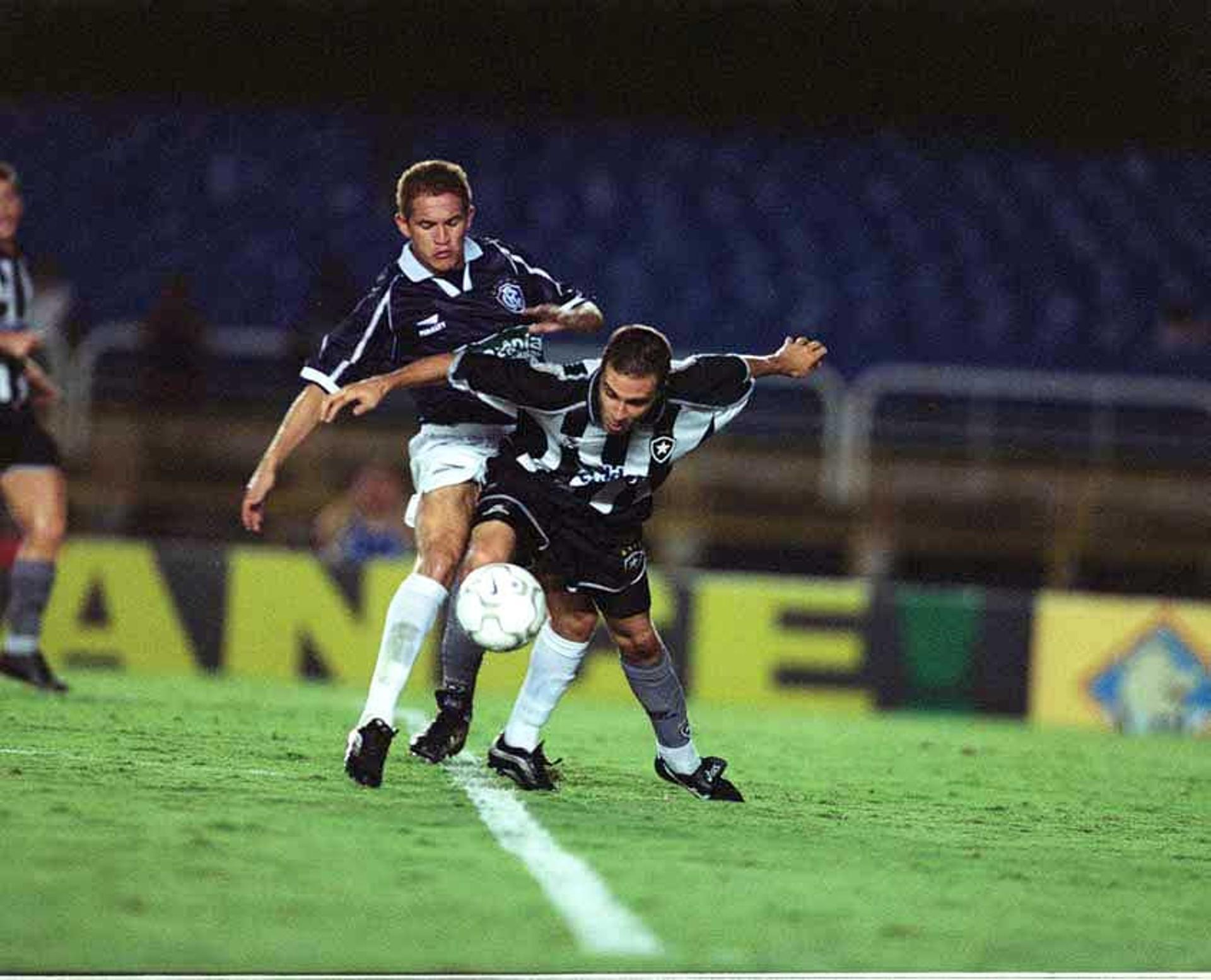 O recorte é de duelos neste século. Em 2001, o Botafogo, pela segunda fase da Copa do Brasil, caiu para o Remo após duas derrotas. O time do técnico Paulo Bonamigo perdeu pelo placar de 2 a 1 na ida e na volta.&nbsp;