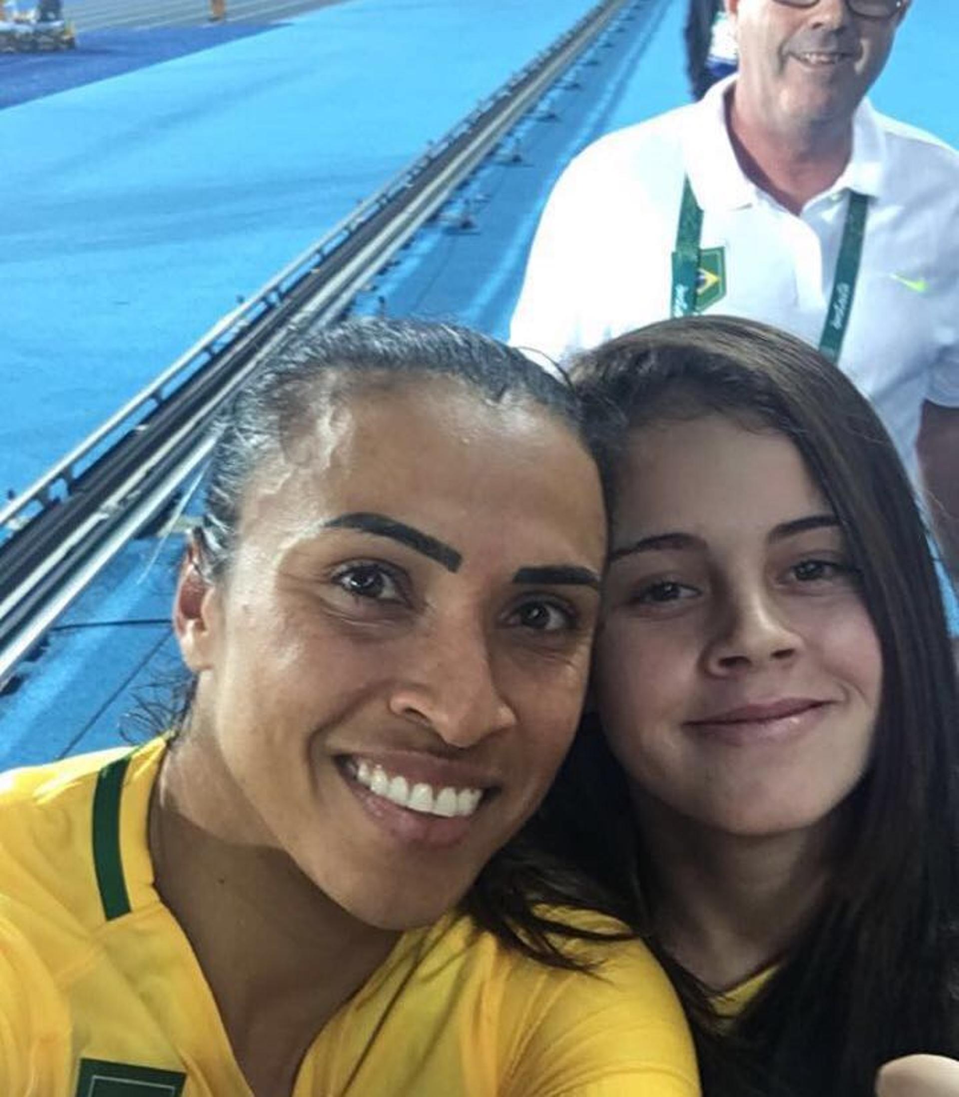 Selfie que torcedora tirou com Marta (Foto: Reprodução)