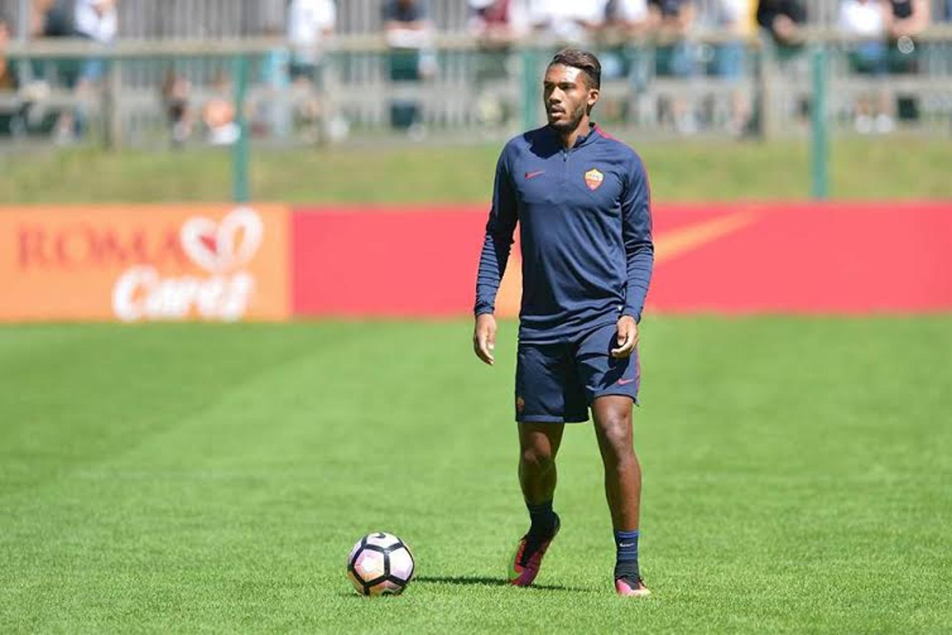 Juan Jesus em treino da Roma