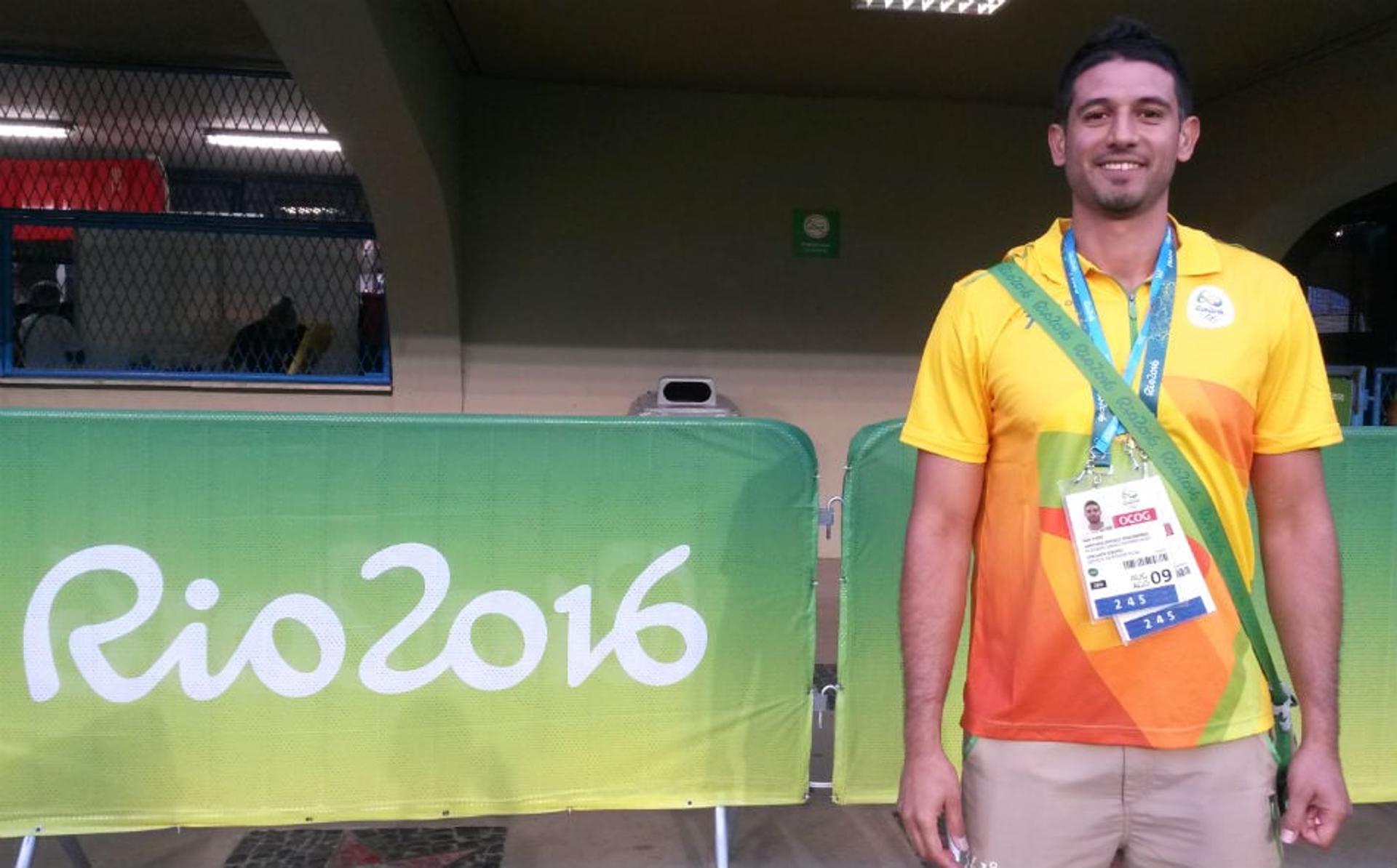 Aydin Kabir é voluntário na Rio-2016 (Foto: Igor Siqueira)