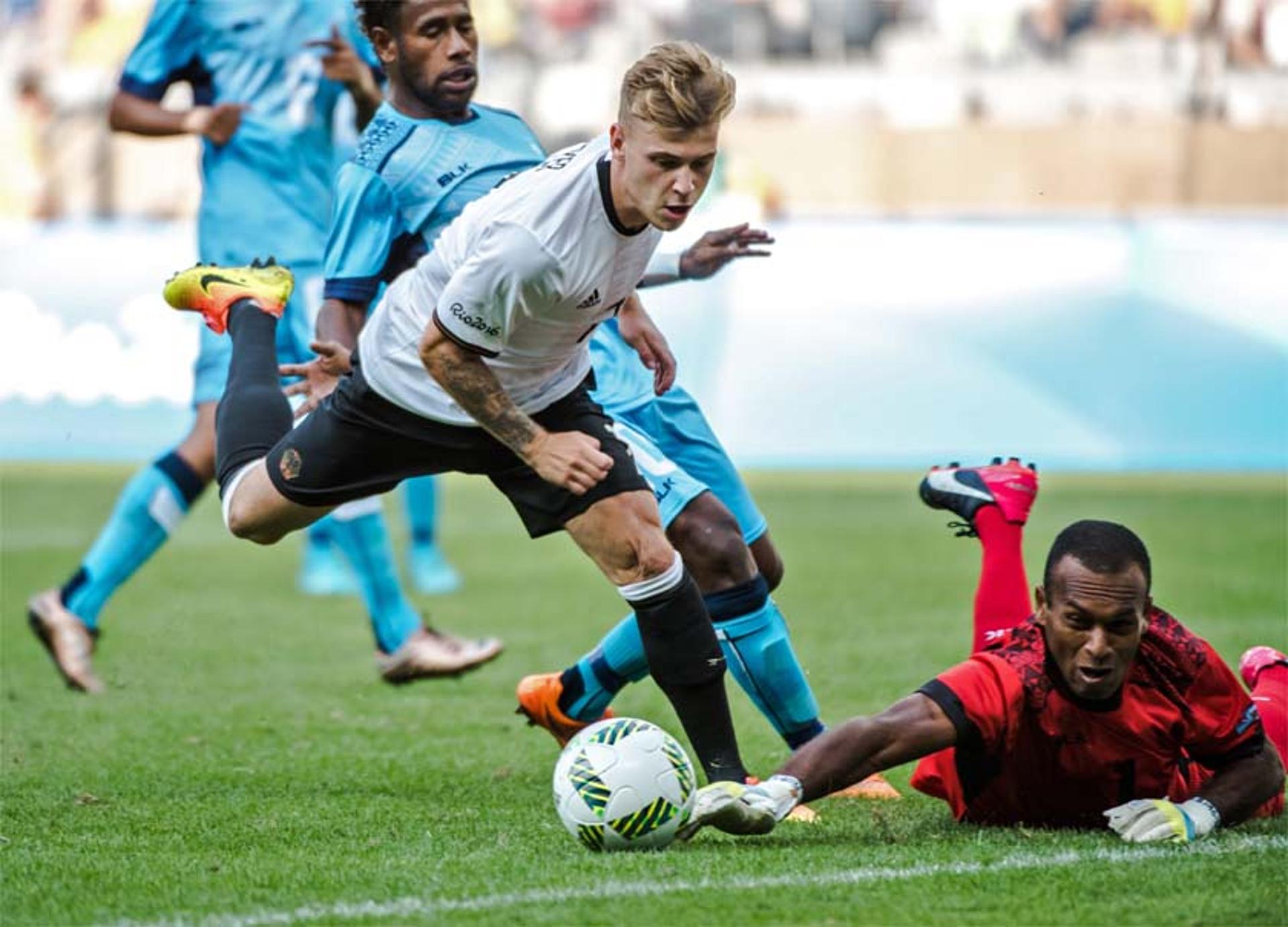 Alemanha fez 10 em Fiji e avançou para as quartas do futebol