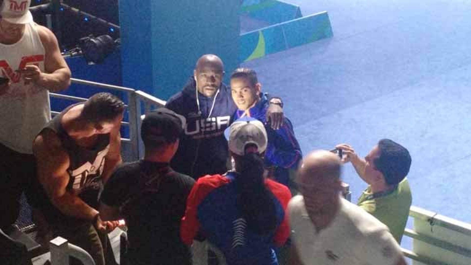 Floyd Mayweather prestigia lutas de boxe na Rio-2016