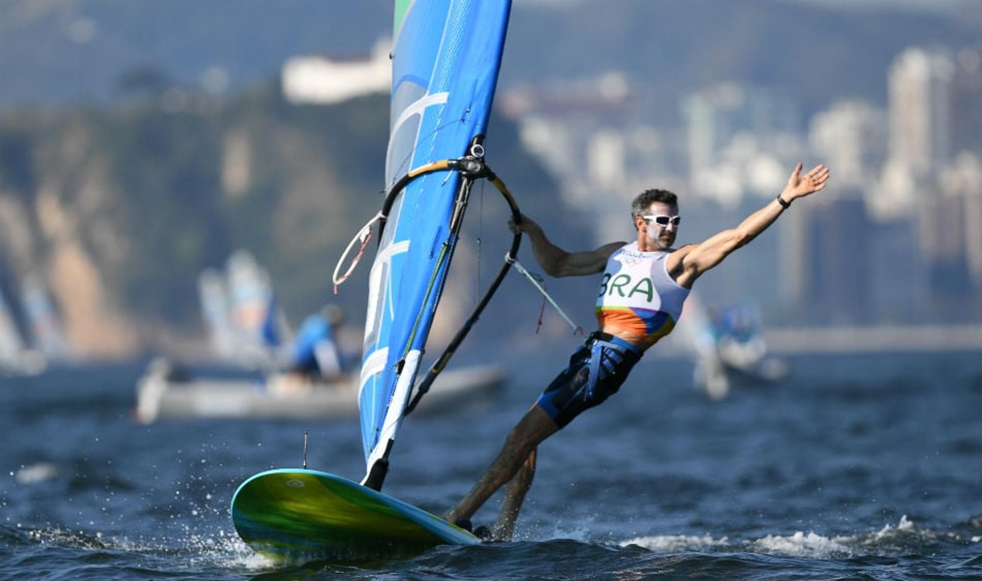 Velejador Ricardo Winicki, o Bimba (Foto: William West/AFP)