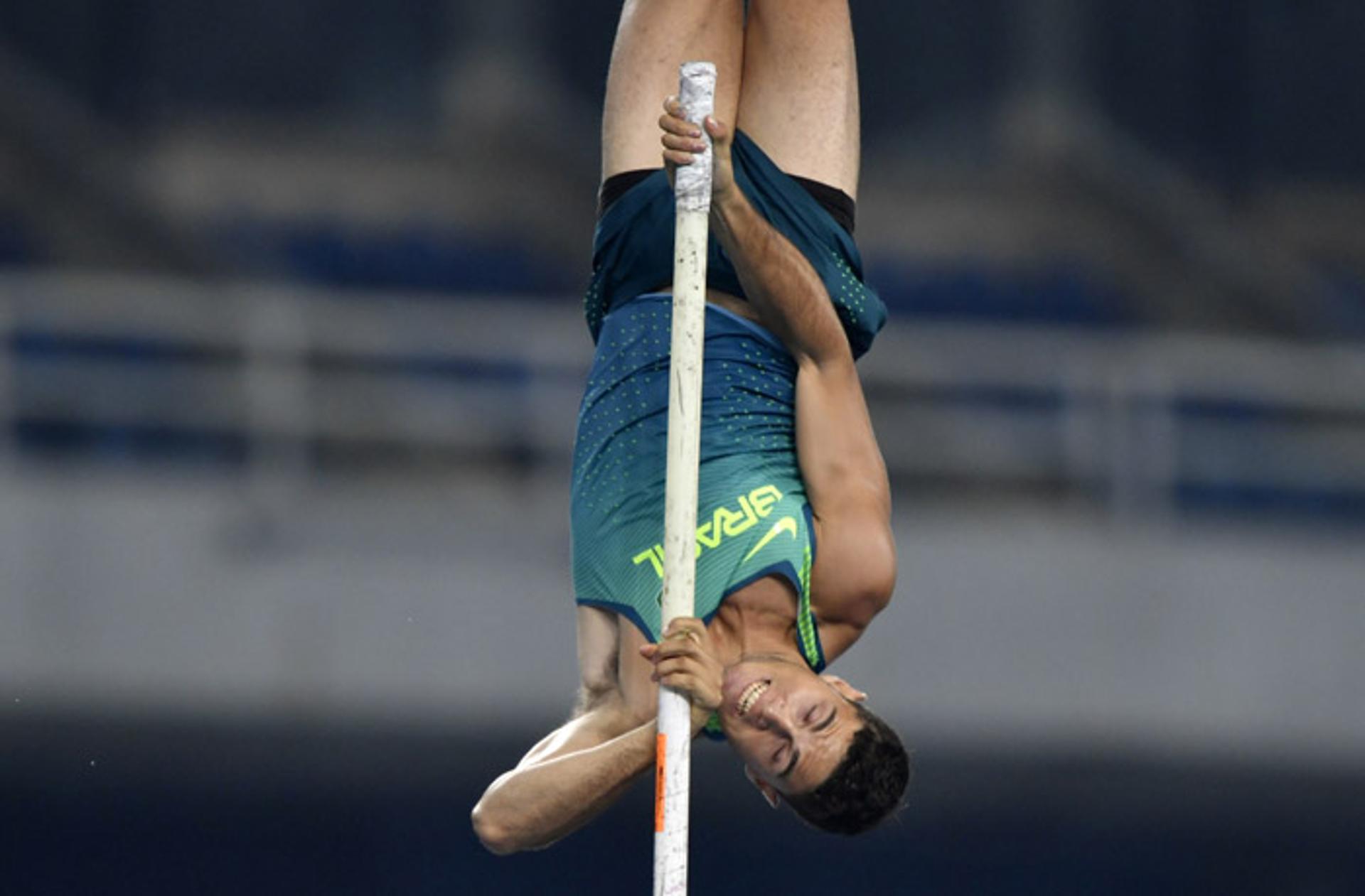 Thiago Braz salta para a conquista do ouro para o Brasil