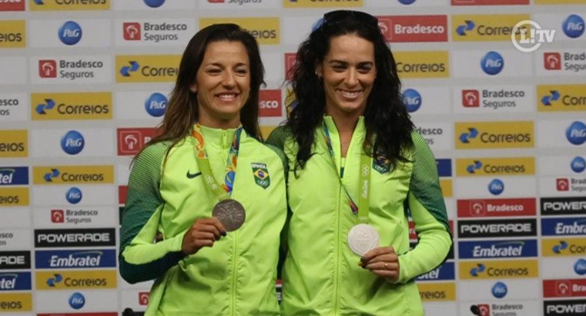 Ágatha e Bárbara coletiva