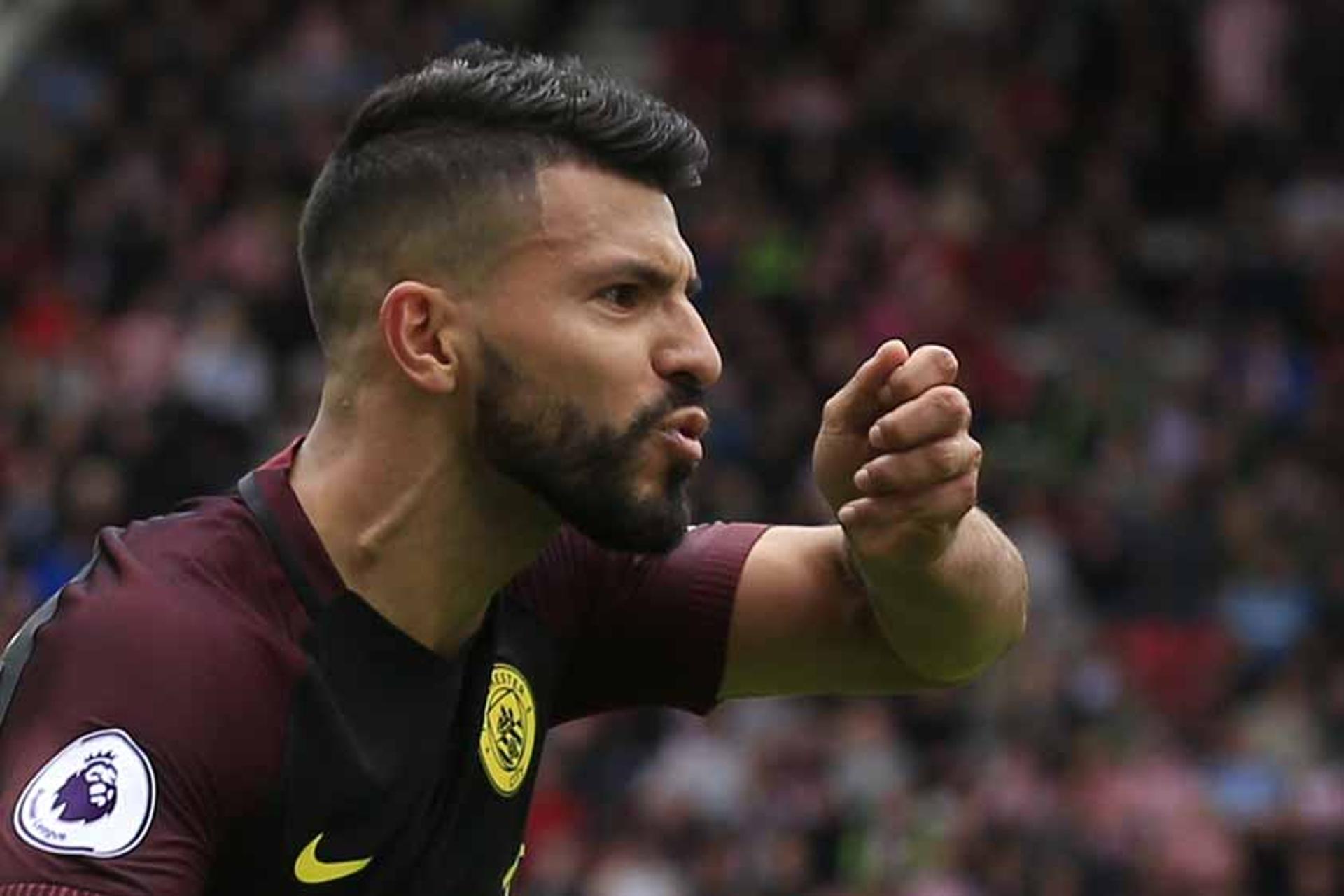 Agüero fez dois gols na vitória do City