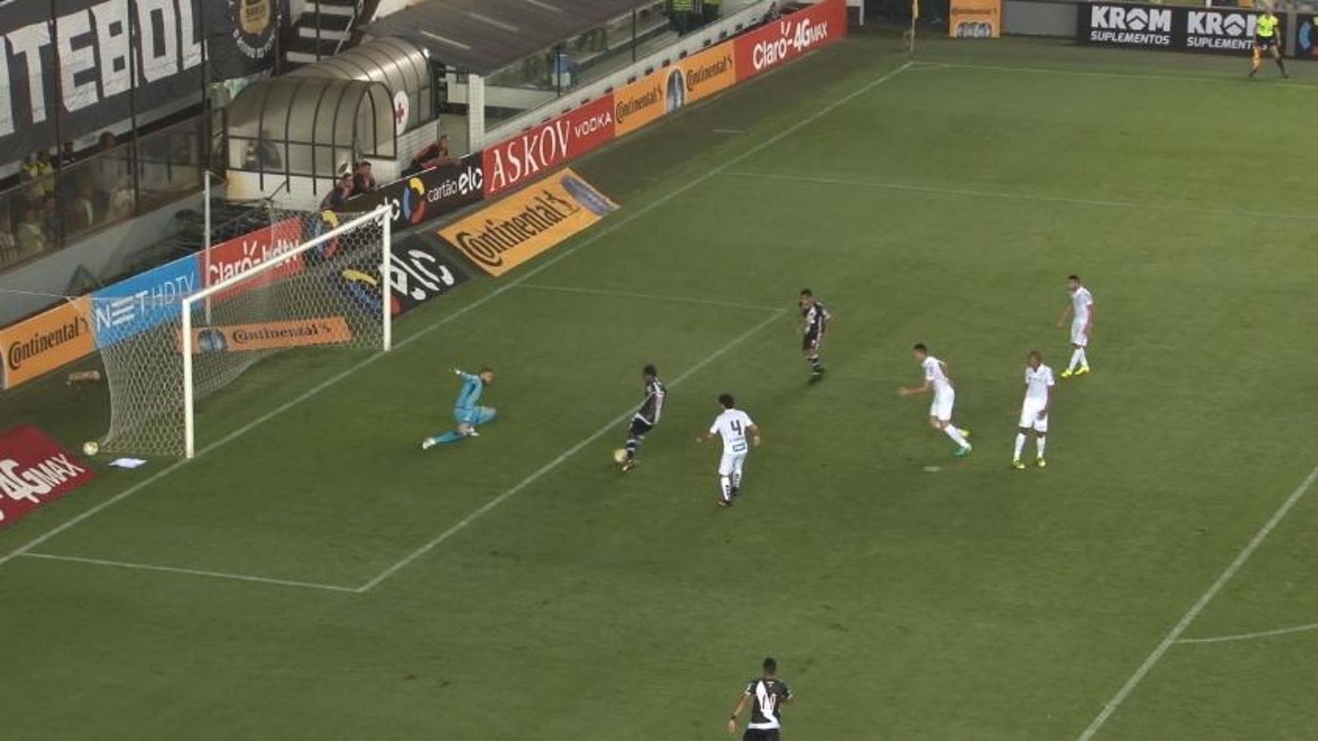 Andrezinho perde gol incrível na Vila Belmiro