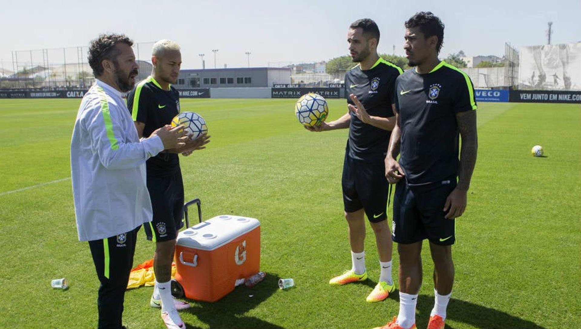 Neymar, Renato Augusto e Paulinho treinam no CT do Corinthians (Foto: Daniel Augusto Jr./ Agência Corinthians)