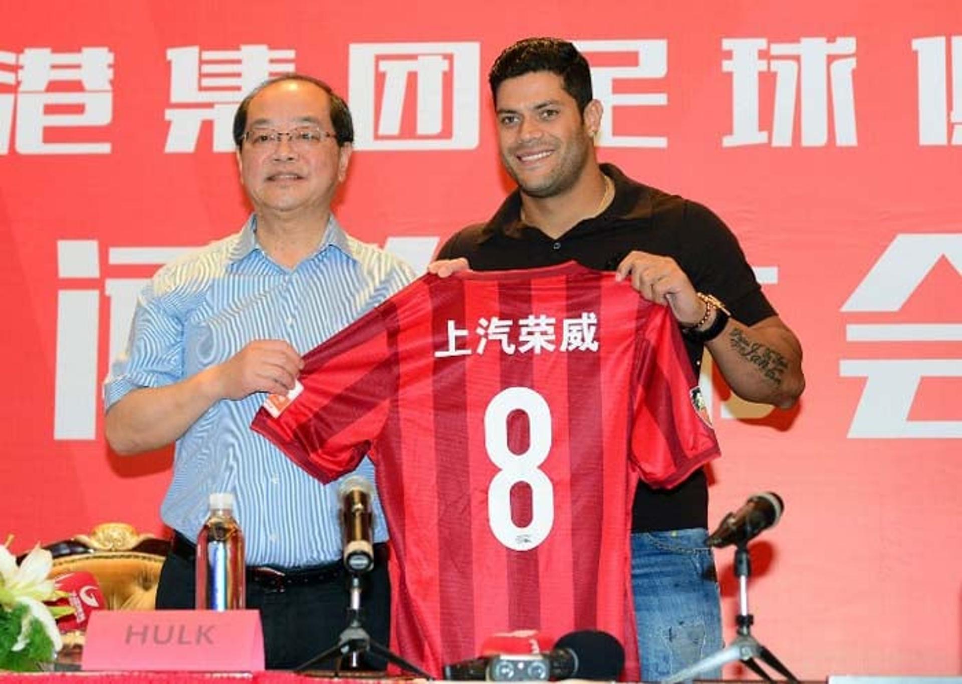 O brasileiro Hulk foi para a China por 55,8 milhões de euros