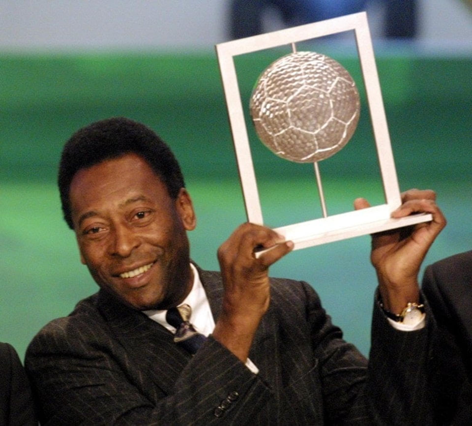 Pelé marcou seu 500º gol aos 21 anos e terminou a carreira com 1284 no total