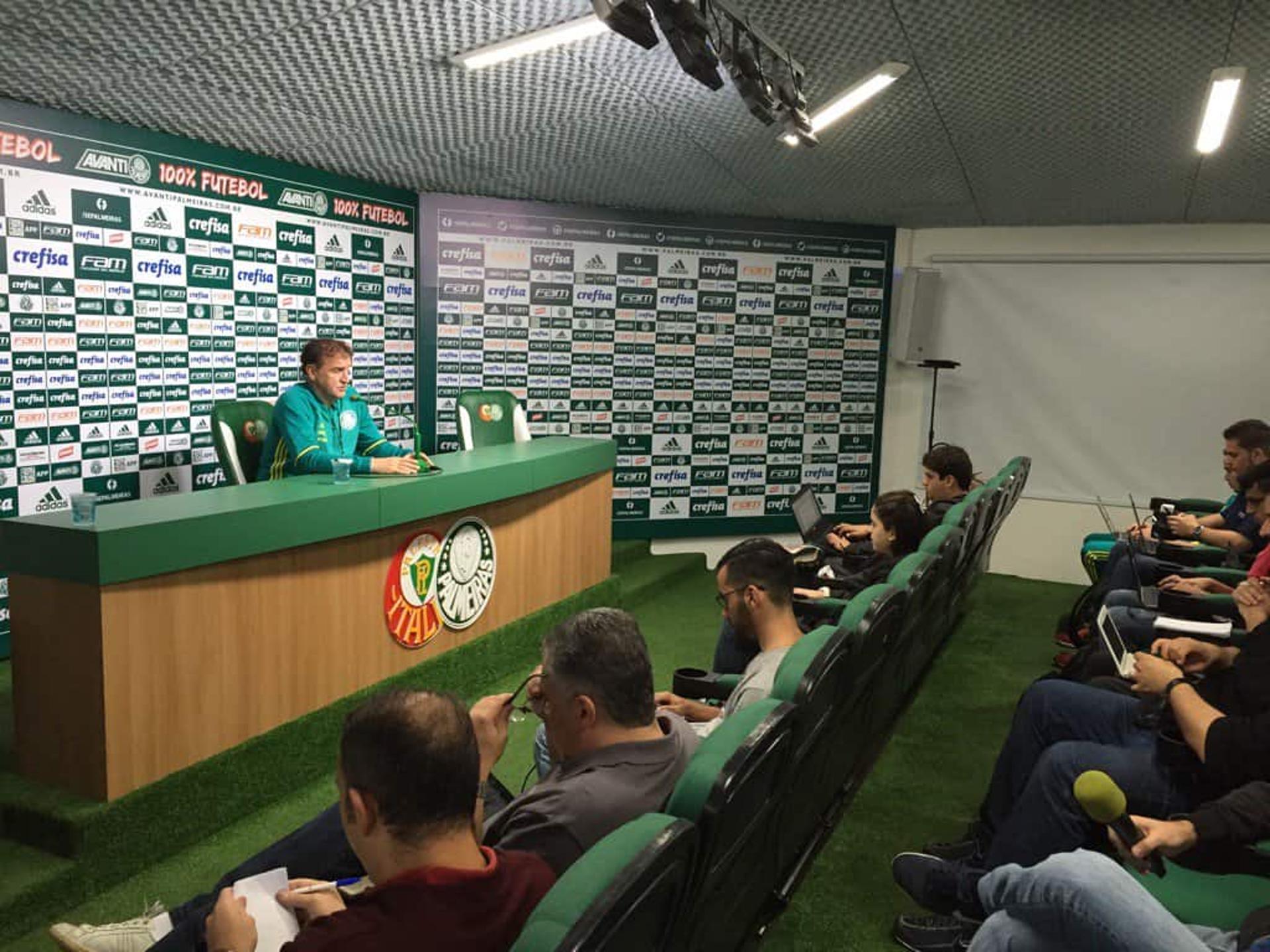 Cuca durante entrevista coletiva nesta sexta