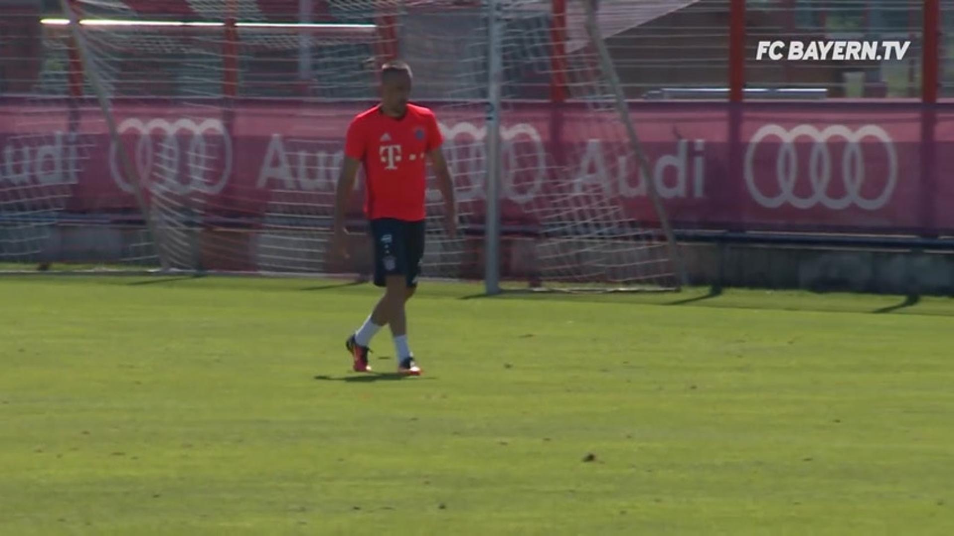 Ribery é destaque em treino do Bayern com golaço de voleio