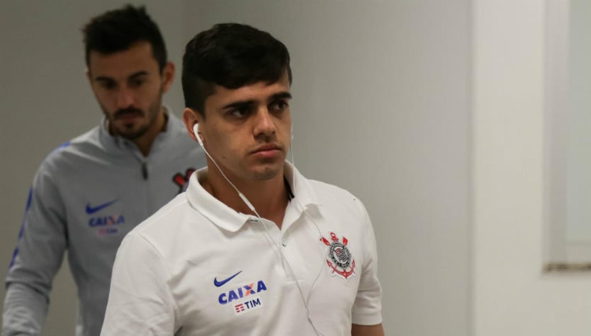 Fagner desfalcará o Corinthians nesta quinta