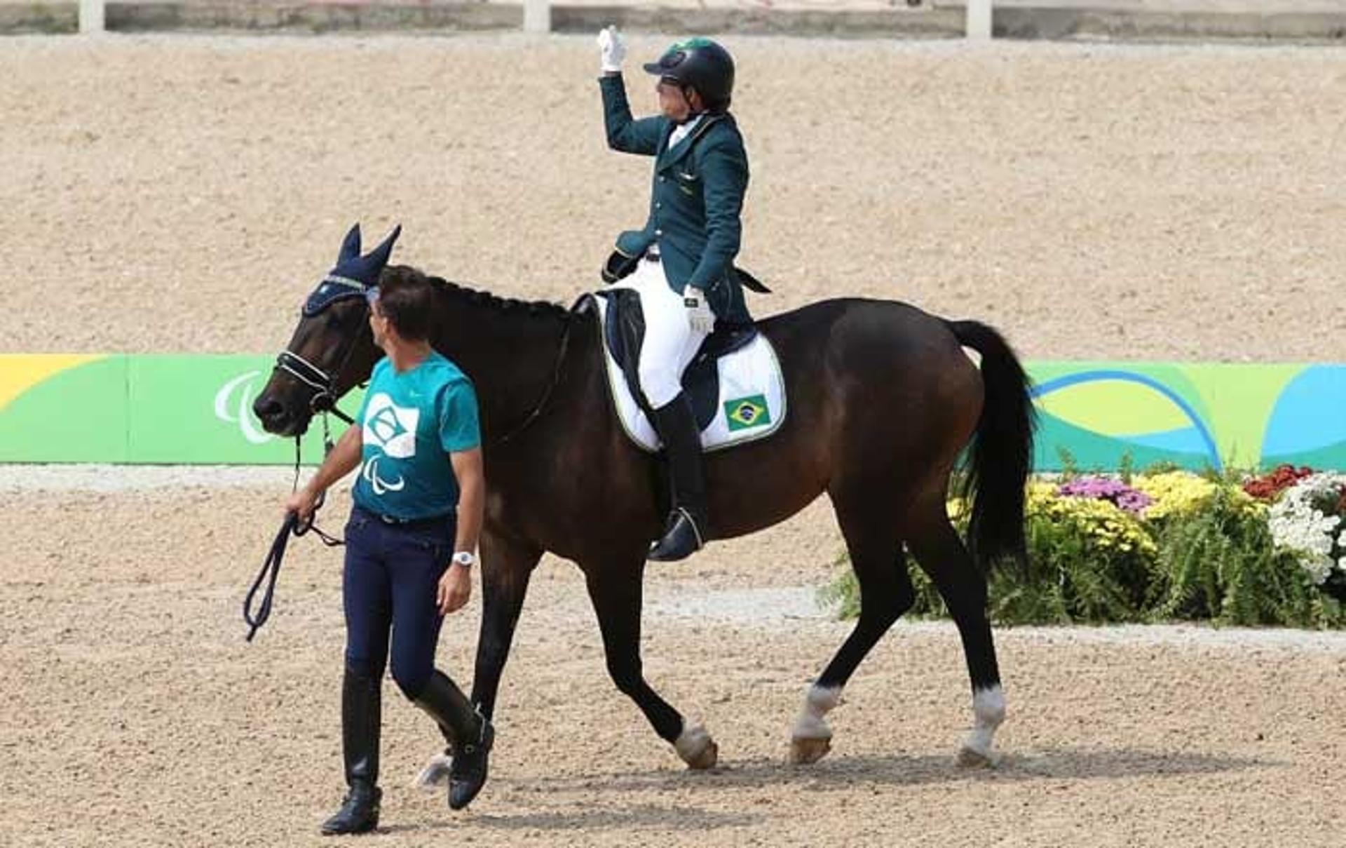 Sérgio Oliva monta Coco Chanel na apresentação que garantiu mais um bronze ao Brasil