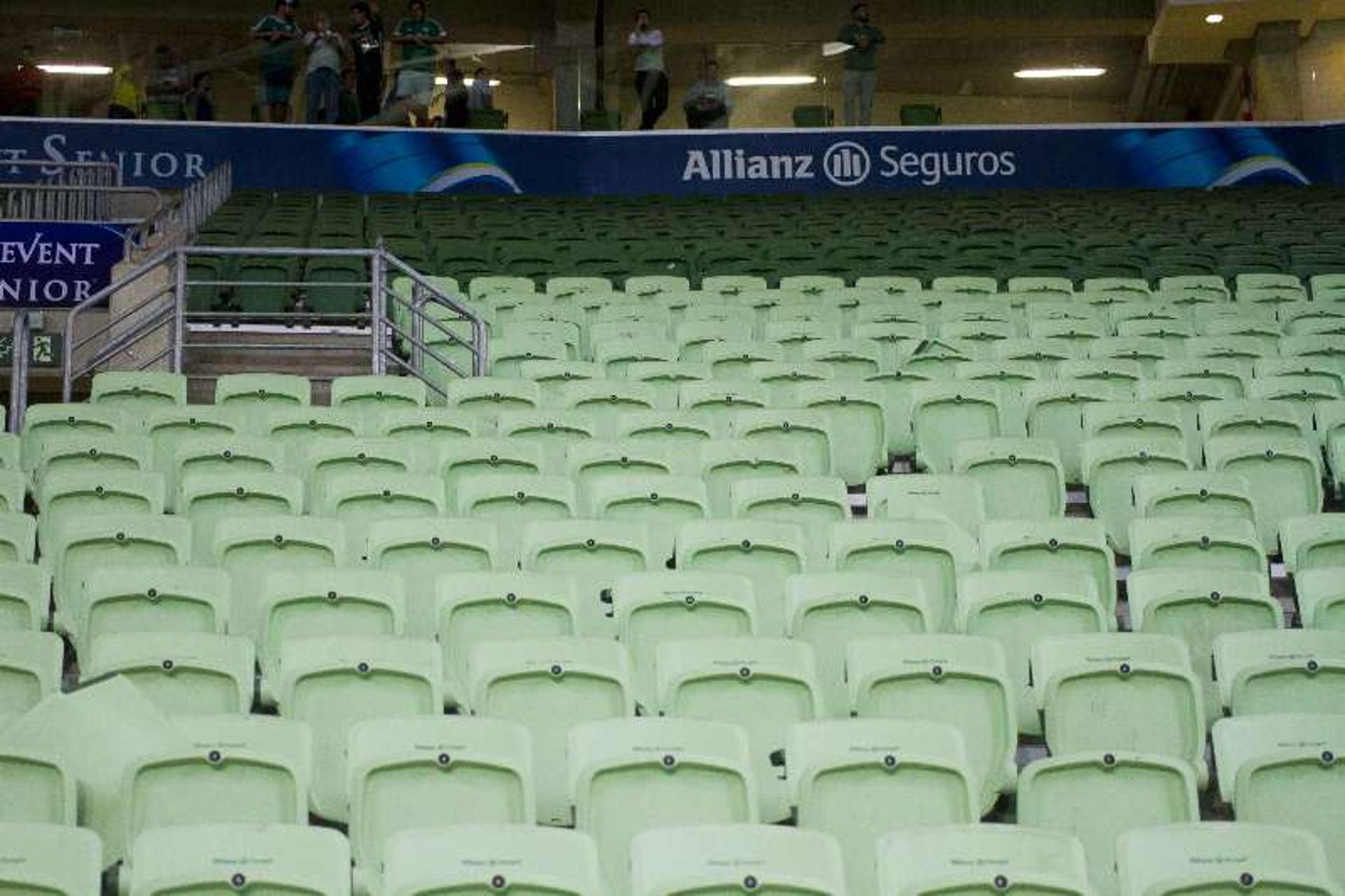 Cadeiras do Allianz Parque eram tema central da discussão