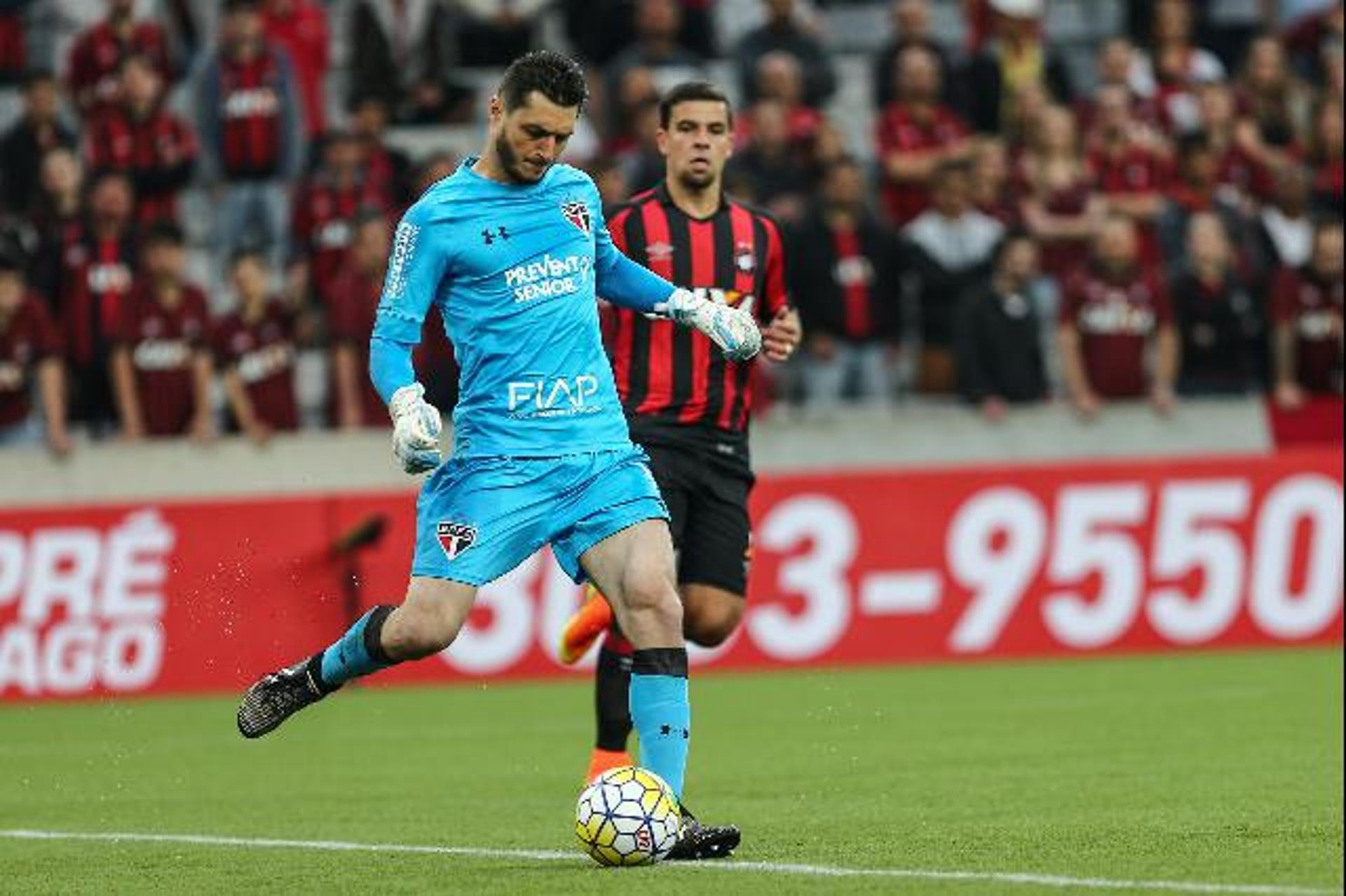 GALERIA: Veja em imagens como foi o jogo na Arena da Baixada