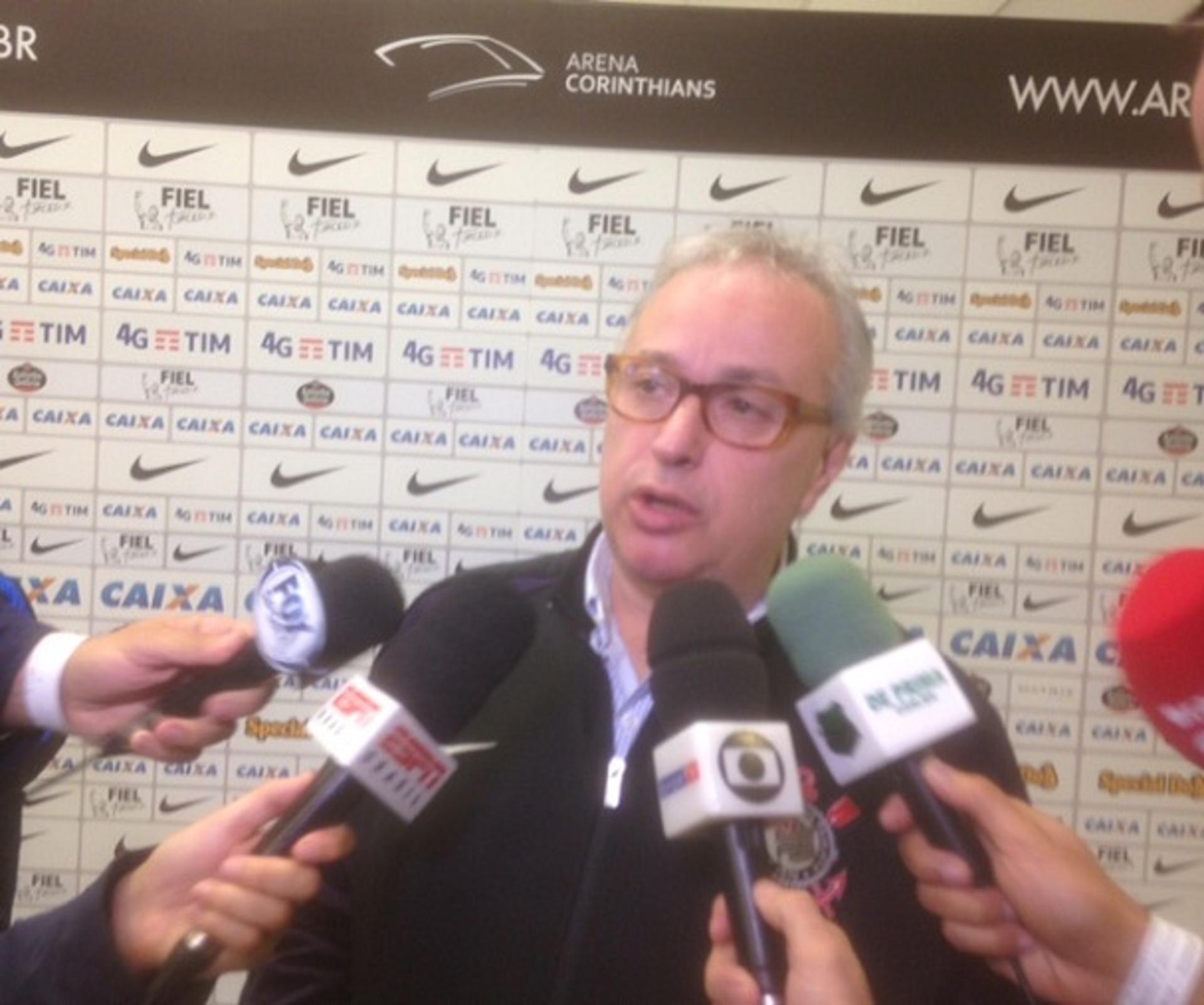 Roberto de Andrade, em entrevista na Arena (Foto: Bruno Cassucci)