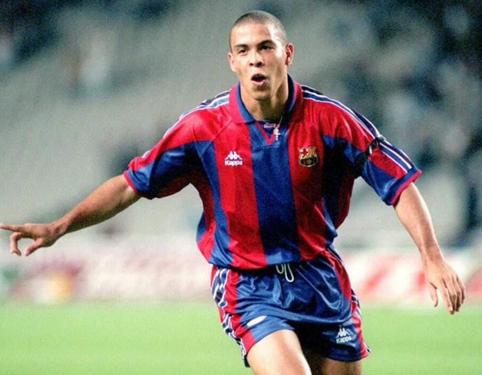 Em 97, no Barcelona, Ronaldo se envolveu em polêmica ao brigar com o presidente Josep Núñez por conta de reajuste