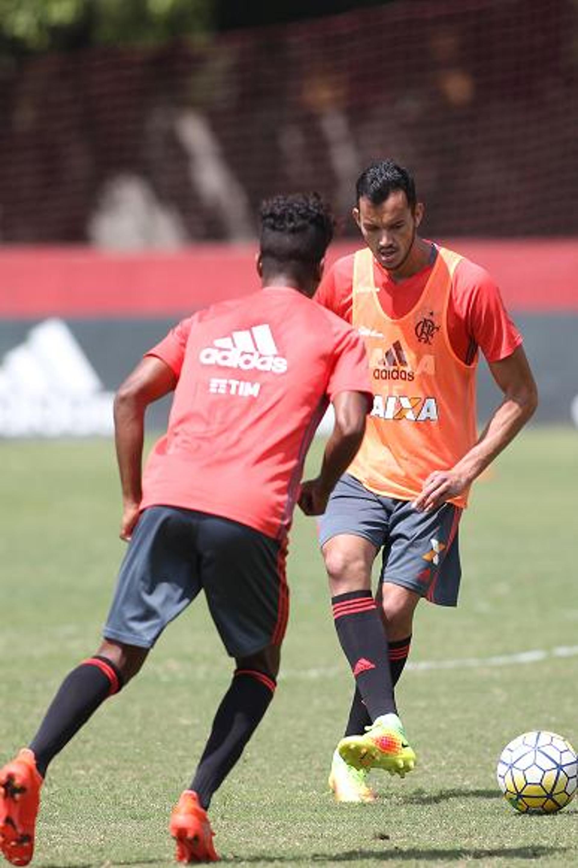 Réver durante atividade no Ninho do Urubu (Gilvan de Souza / Flamengo)