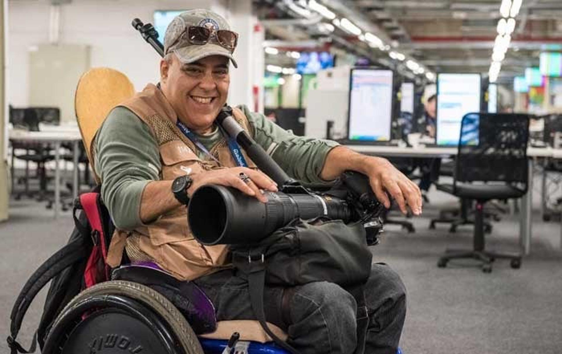 O carioca Carlos Simon no Centro Principal de Imprensa