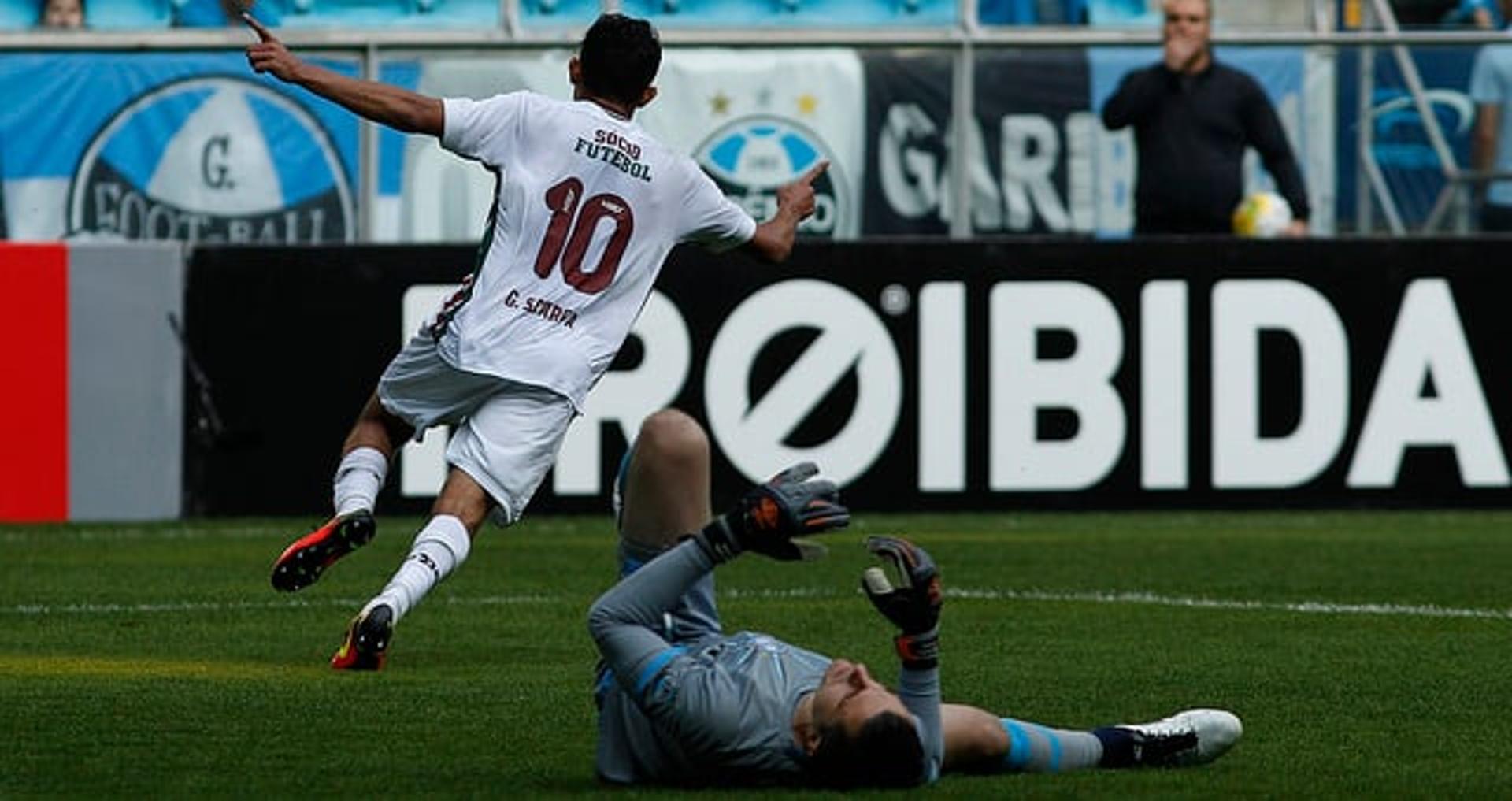 Scarpa veste a 10 no Fluminense (Foto: Nelson Perez/Fluminense F.C.)