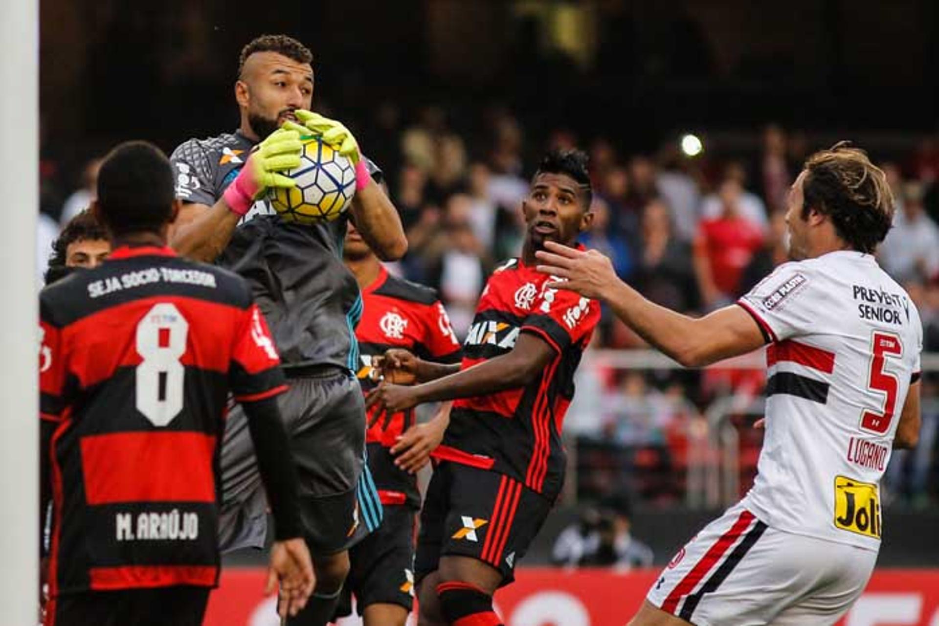 Veja em imagens como foi o empate entre São Paulo e Flamengo