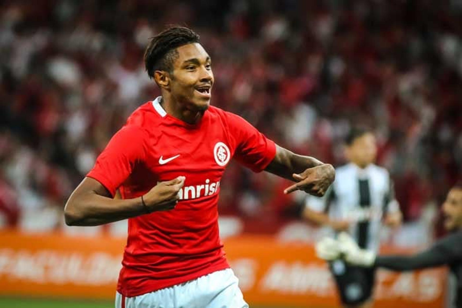 Internacional derrota o Figueirense no Beira-Rio