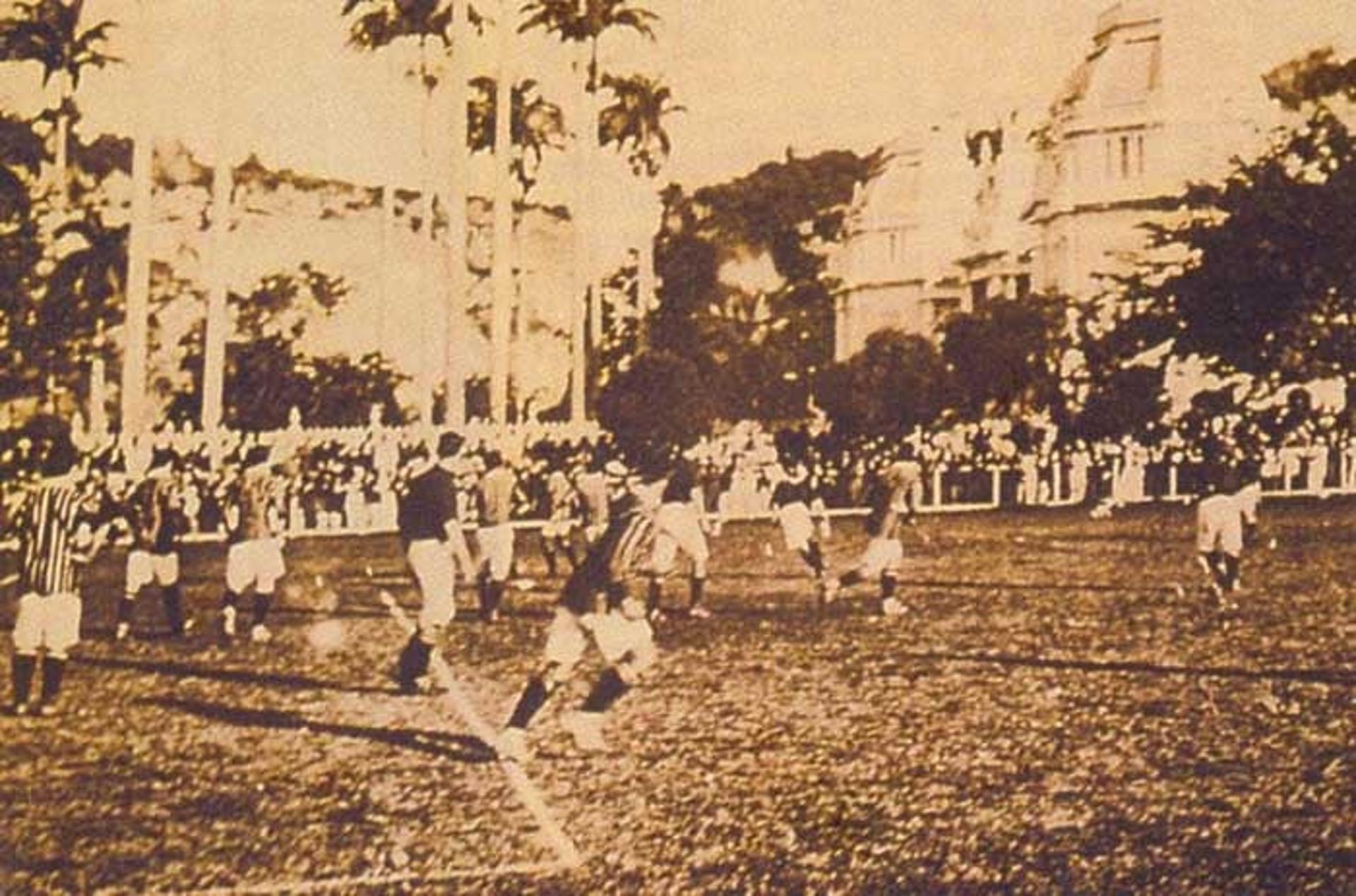 No primeiro Fla-Flu, em 7 de julho de 1912, deu 3 a 2 Flu, que tinha perdido nove&nbsp;titulares que foram abrir o futebol no Fla&nbsp;