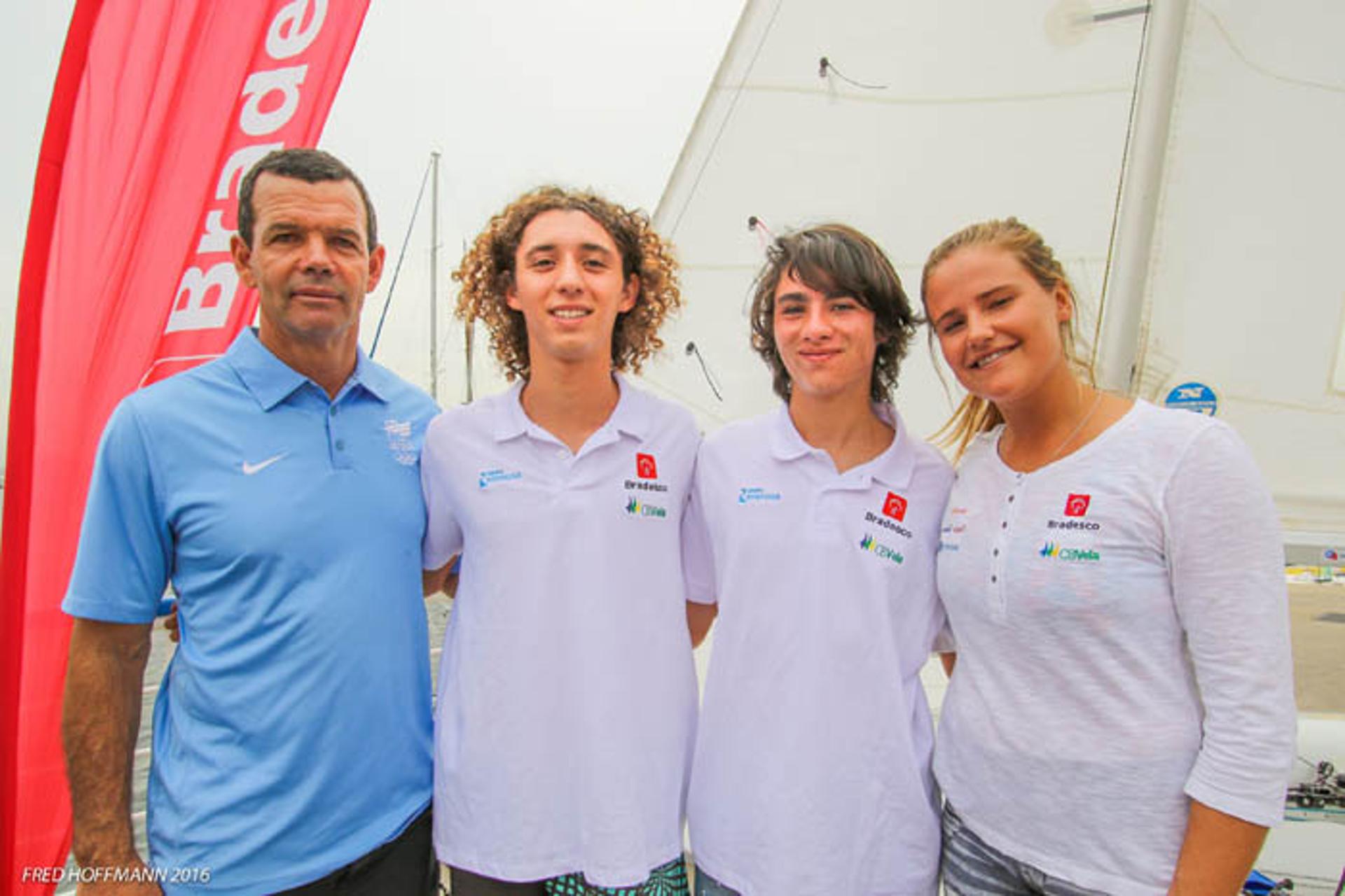 Leonardo e Rodrigo com Torben e Kahena