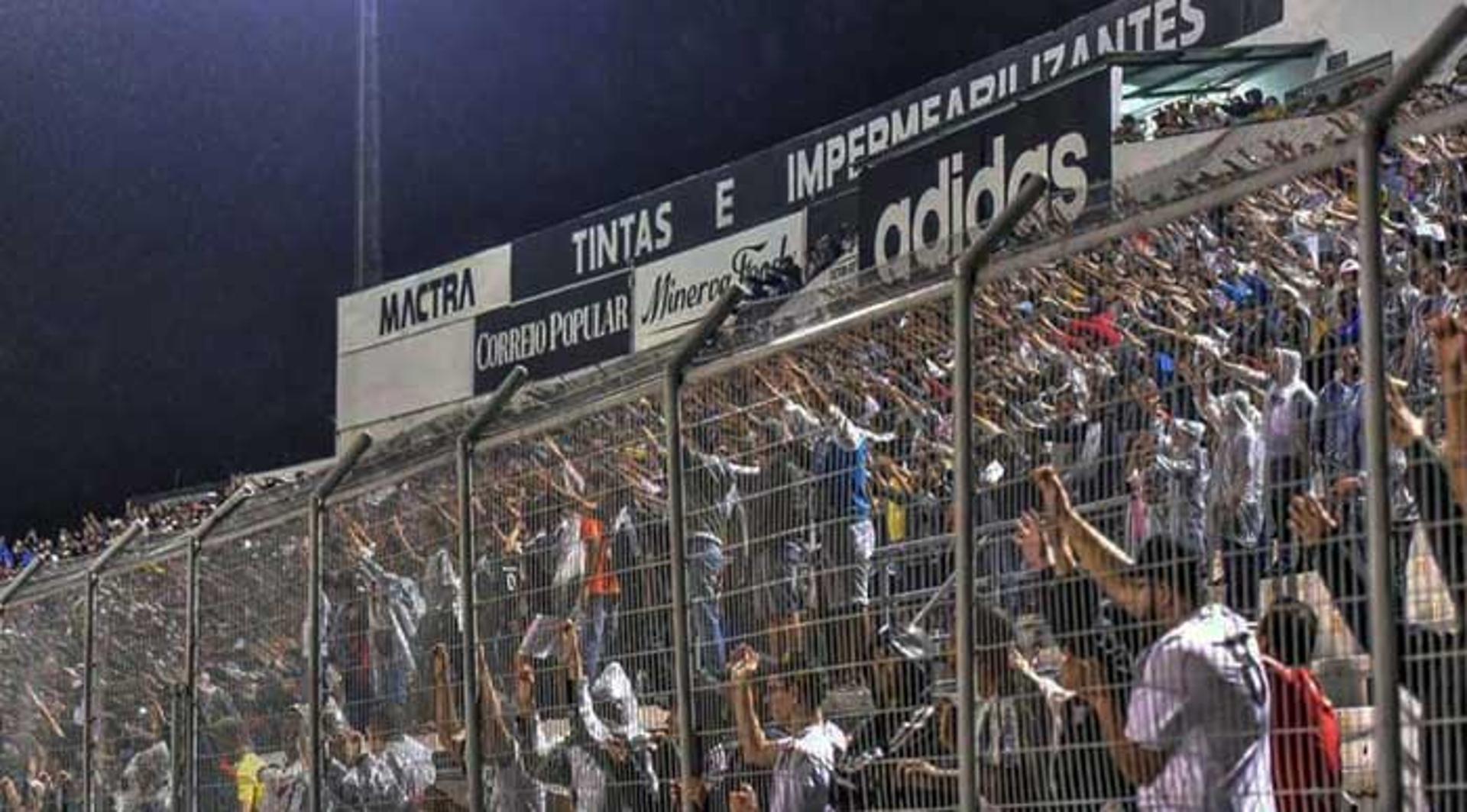 Ponte Preta 3x0 Santa Cruz - torcida da Ponte Preta