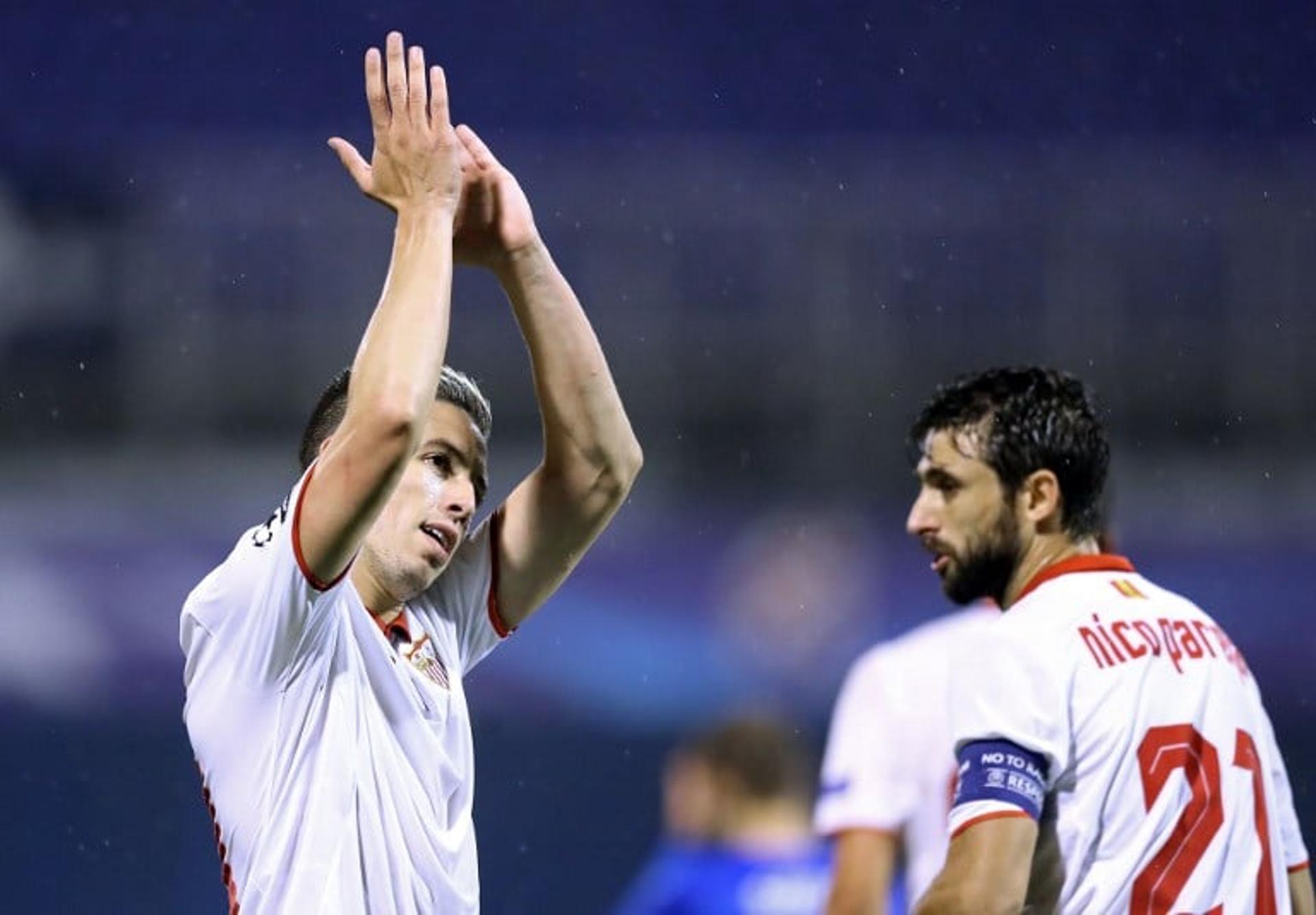 Nasri celebra o único gol do Sevilla na vitória sobre o Dinamo Zagreb