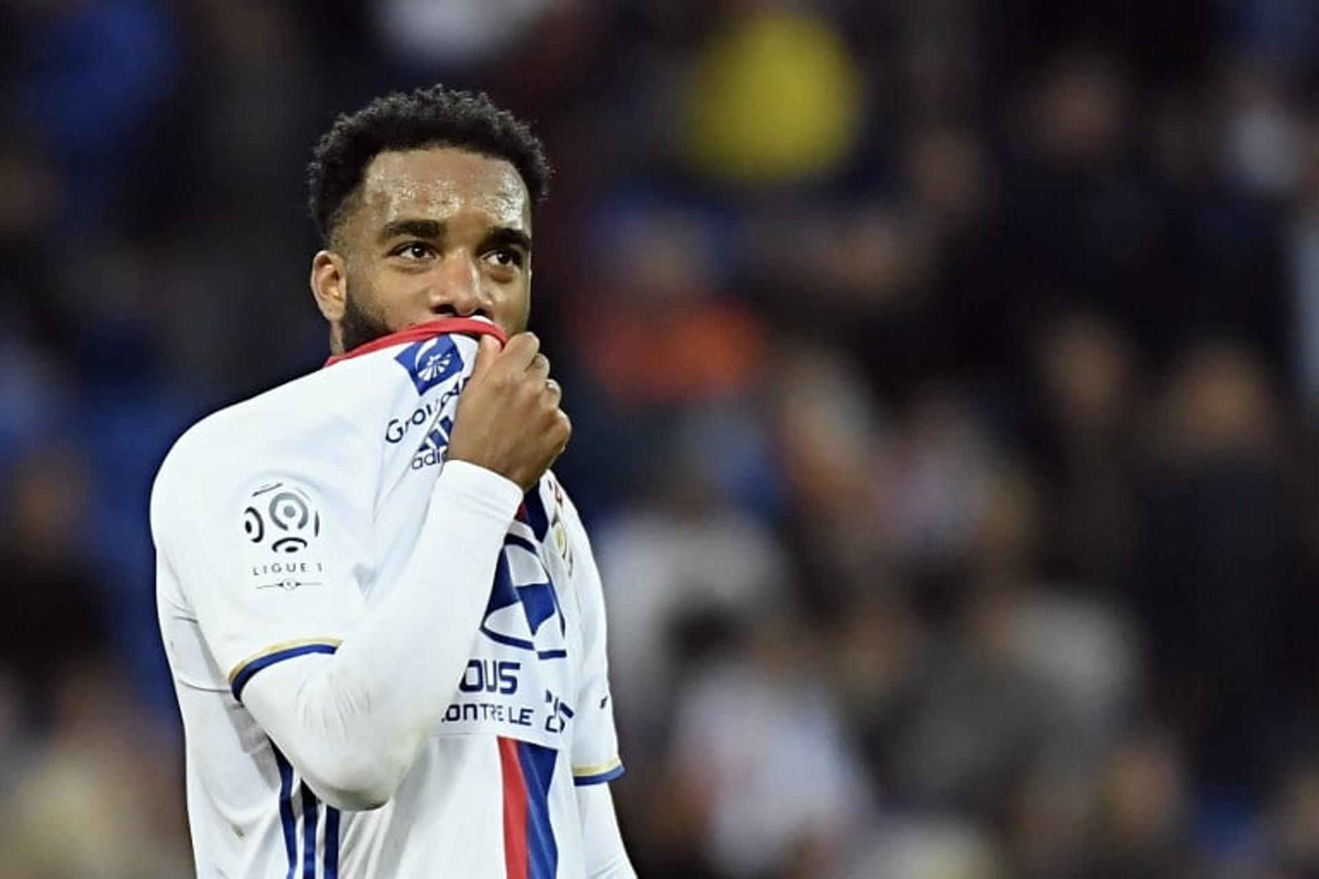 10. Alexandre Lacazette fez 29 gols em 37 jogos pelo Lyon<br>