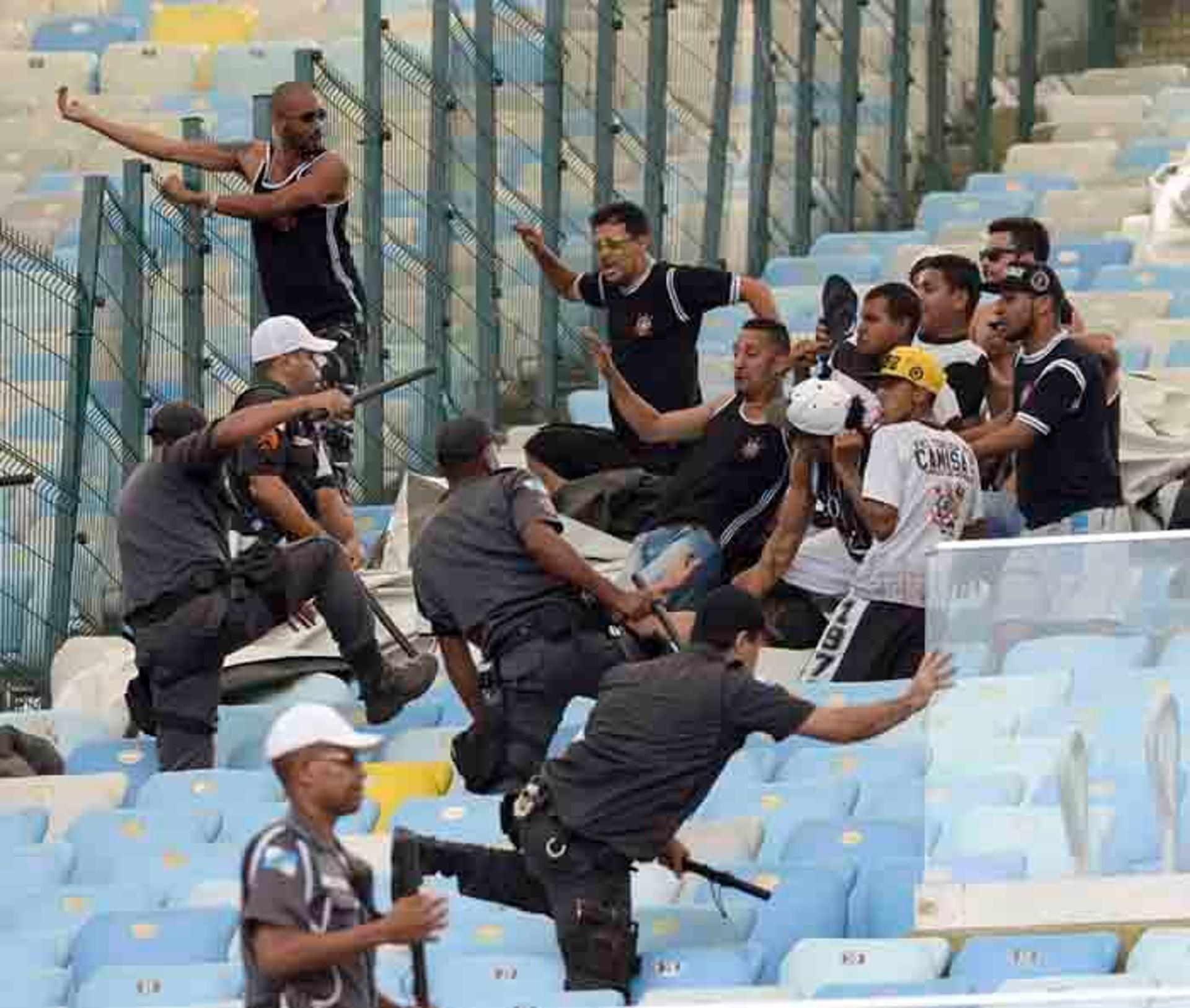 Flamengo x Corinthians - Briga